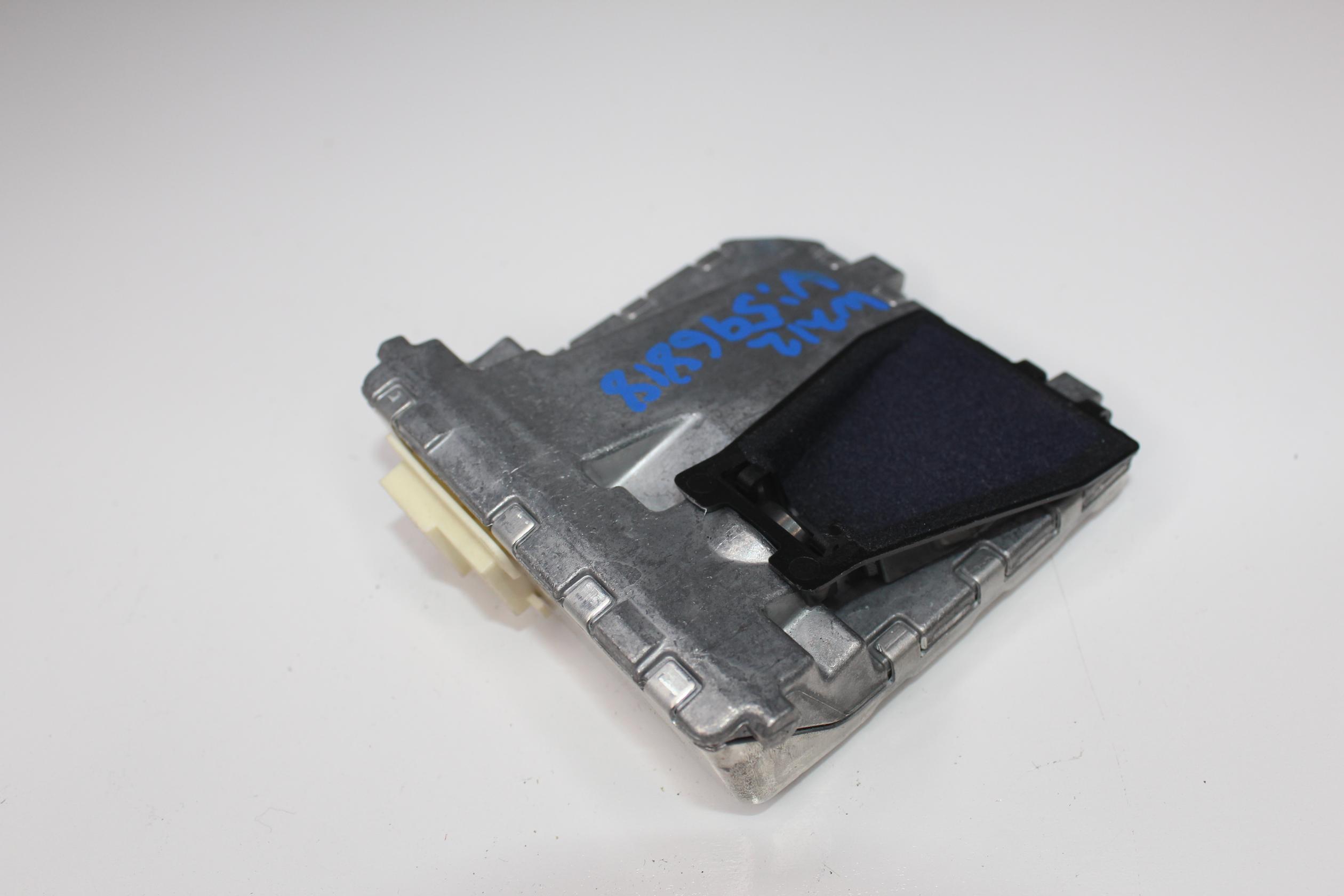 Mercedes Benz W212 E63 Front Windscreen Multifunction Camera A0009057302 - Image 4