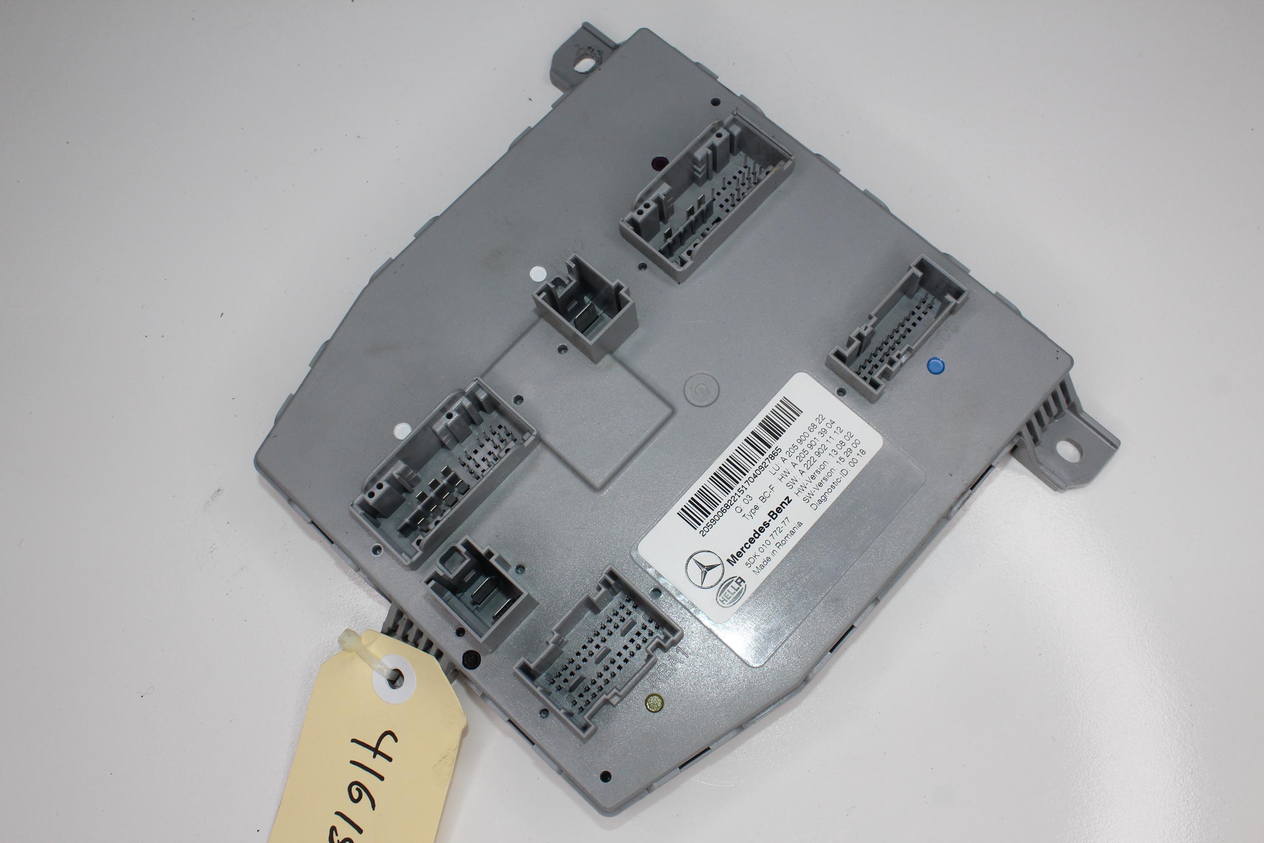 Mercedes Benz W205 C200 Front SAM Module A2059006822, A2059006330 - Image 4