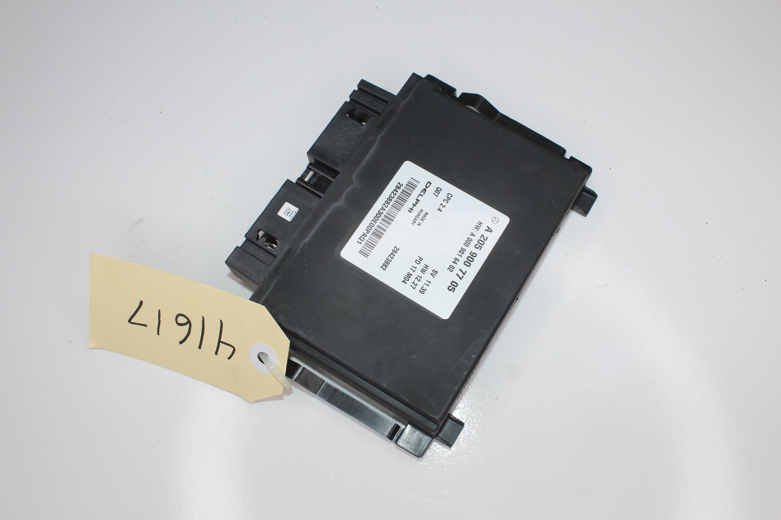Mercedes Benz W205 C200 Drivetrain Control Unit Module A2059007705 - Image 4