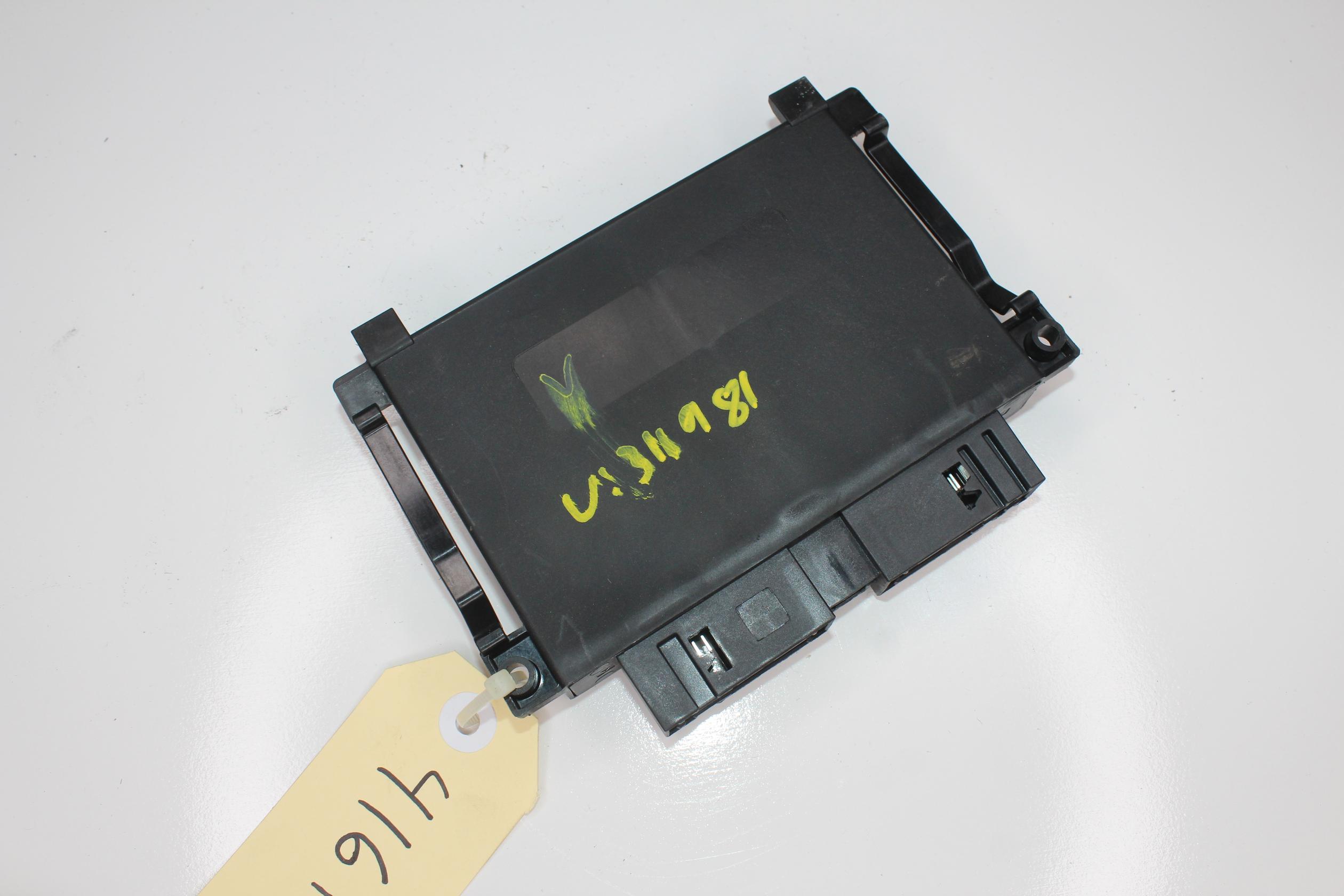 Mercedes Benz W205 C200 Drivetrain Control Unit Module A2059007705 - Image 5