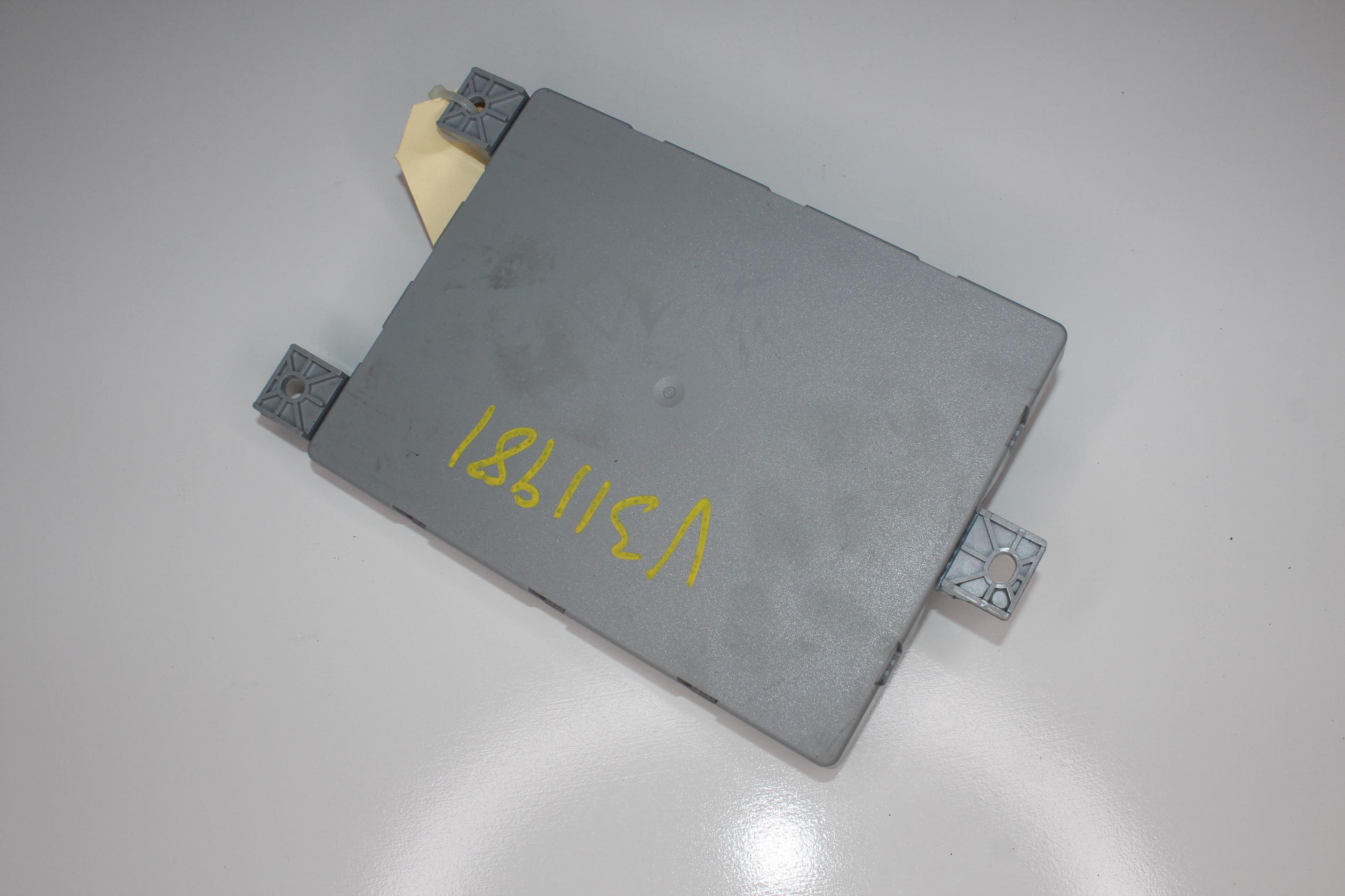 Mercedes Benz W205 C200 Rear SAM BCM Module Control Unit A2229005914 - Image 12