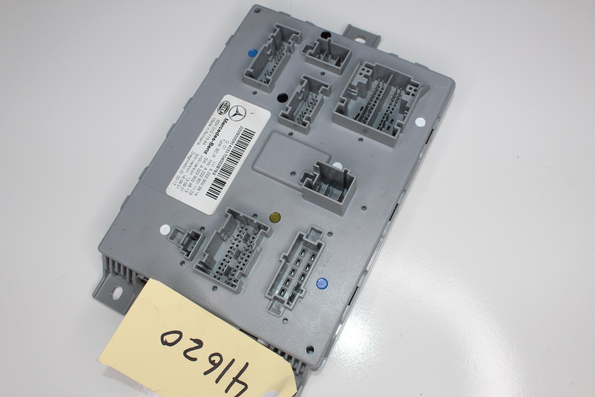 Mercedes Benz W205 C200 Rear SAM BCM Module Control Unit A2229005914 - Image 4
