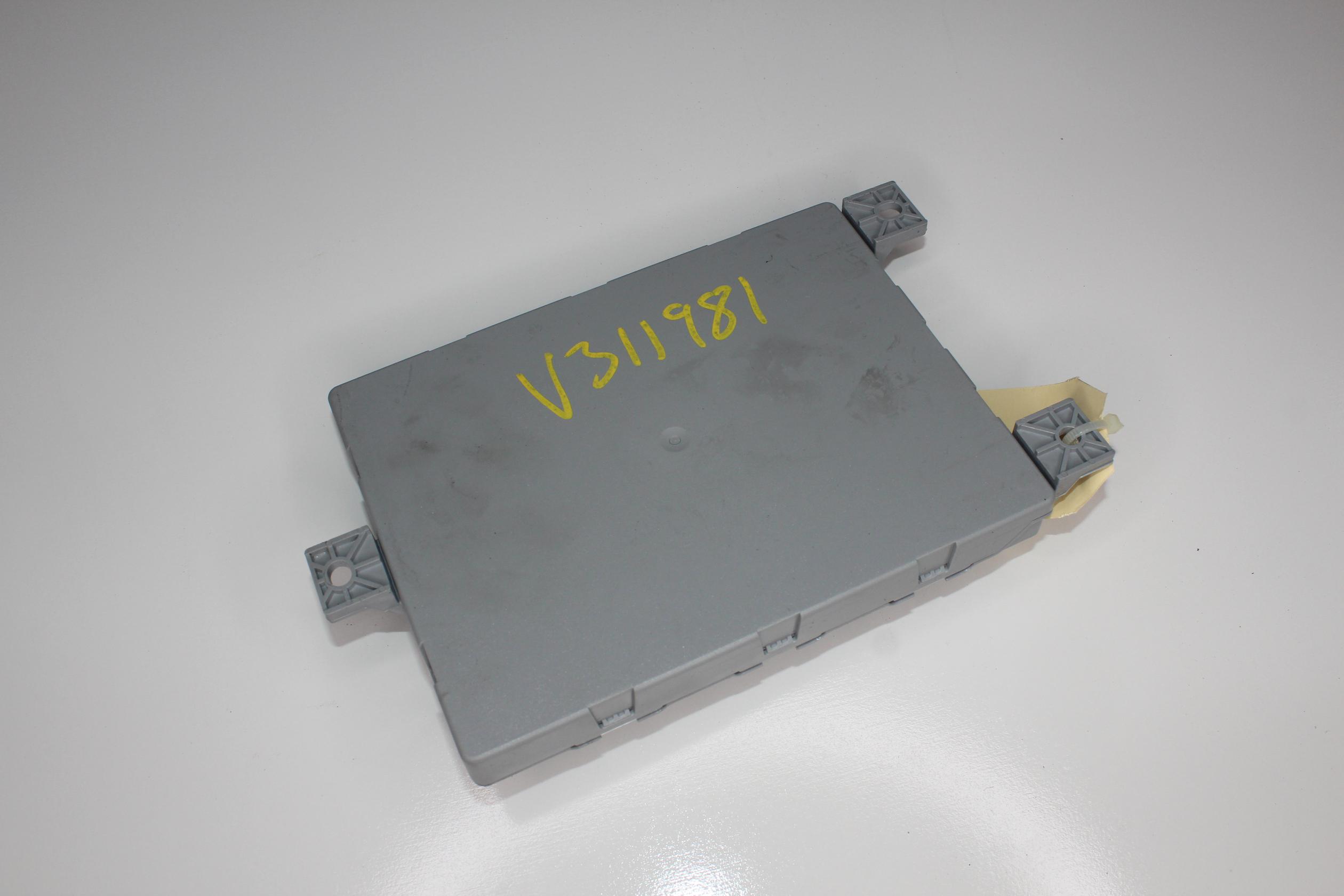 Mercedes Benz W205 C200 Rear SAM BCM Module Control Unit A2229005914 - Image 9