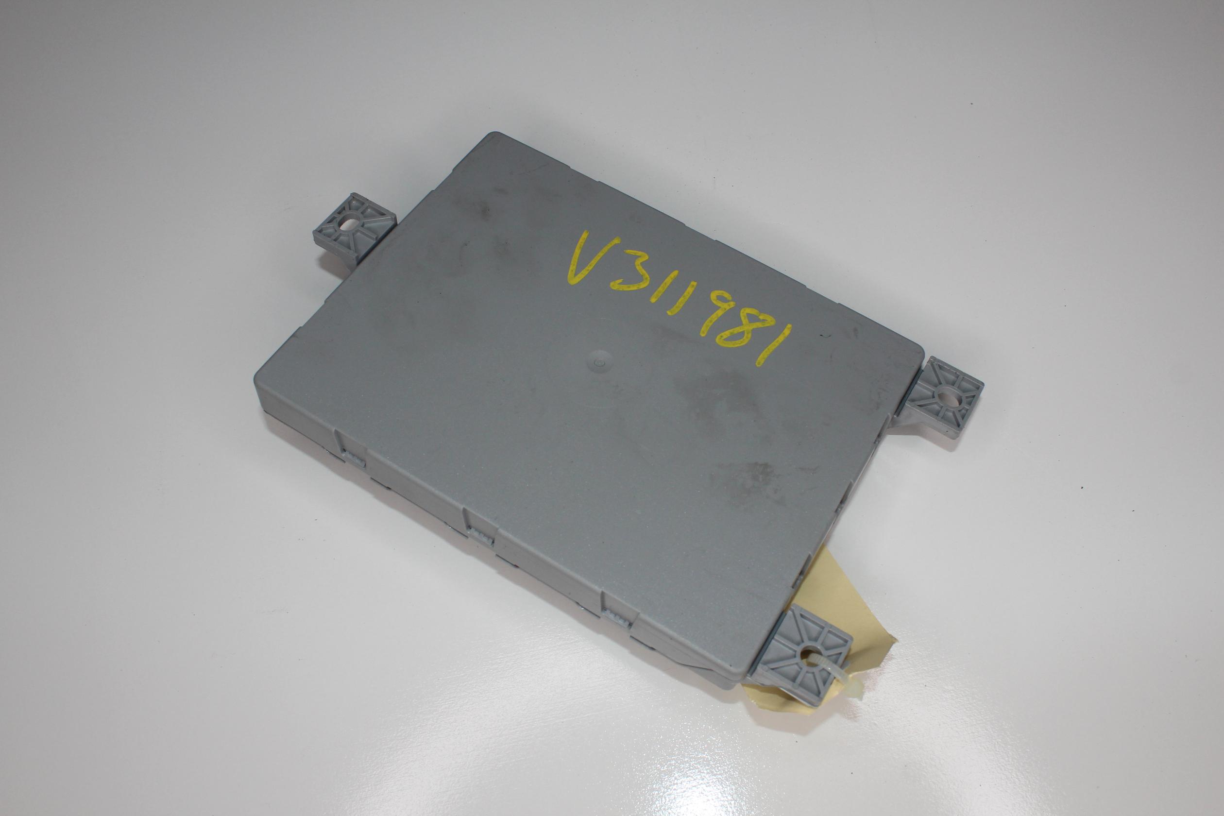 Mercedes Benz W205 C200 Rear SAM BCM Module Control Unit A2229005914 - Image 10