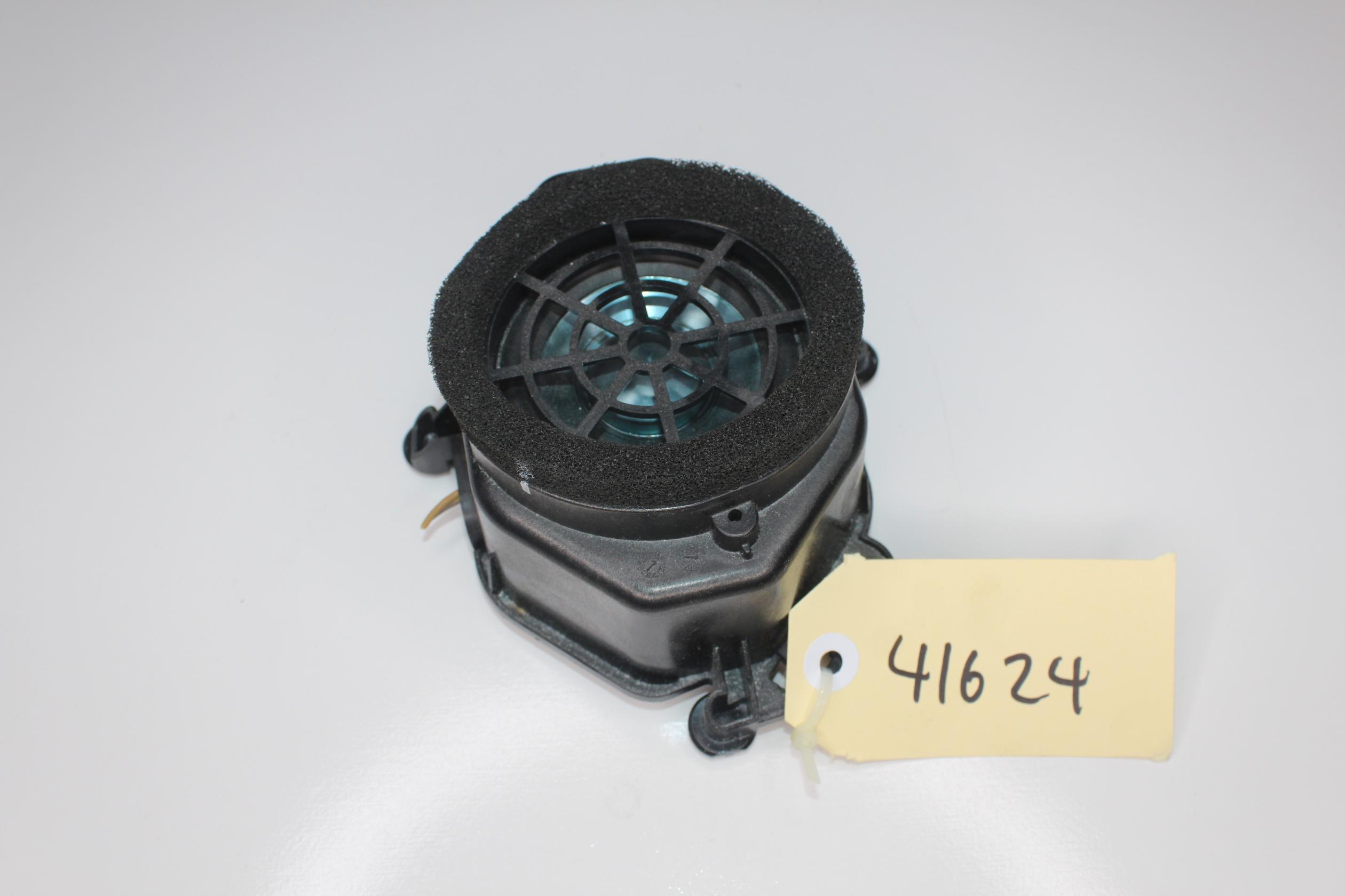 Mercedes Benz W204 W212 C63 E63 Rear Parcel Shelf Speaker A2048202402 - Image 1