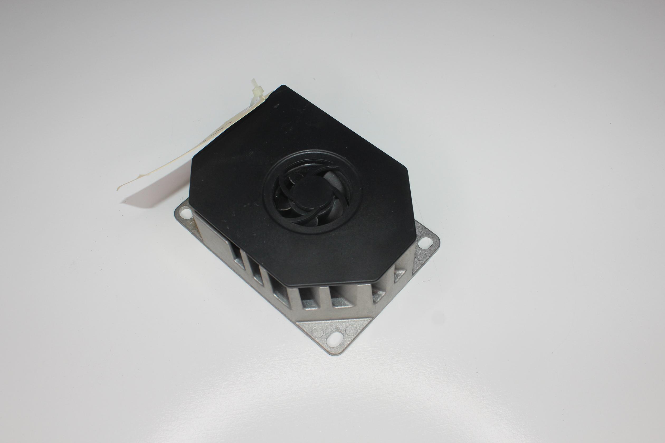 Mercedes Benz W212 E63 Harman Becker Sound Amplifier A2118705189, A2188201100 - Image 3
