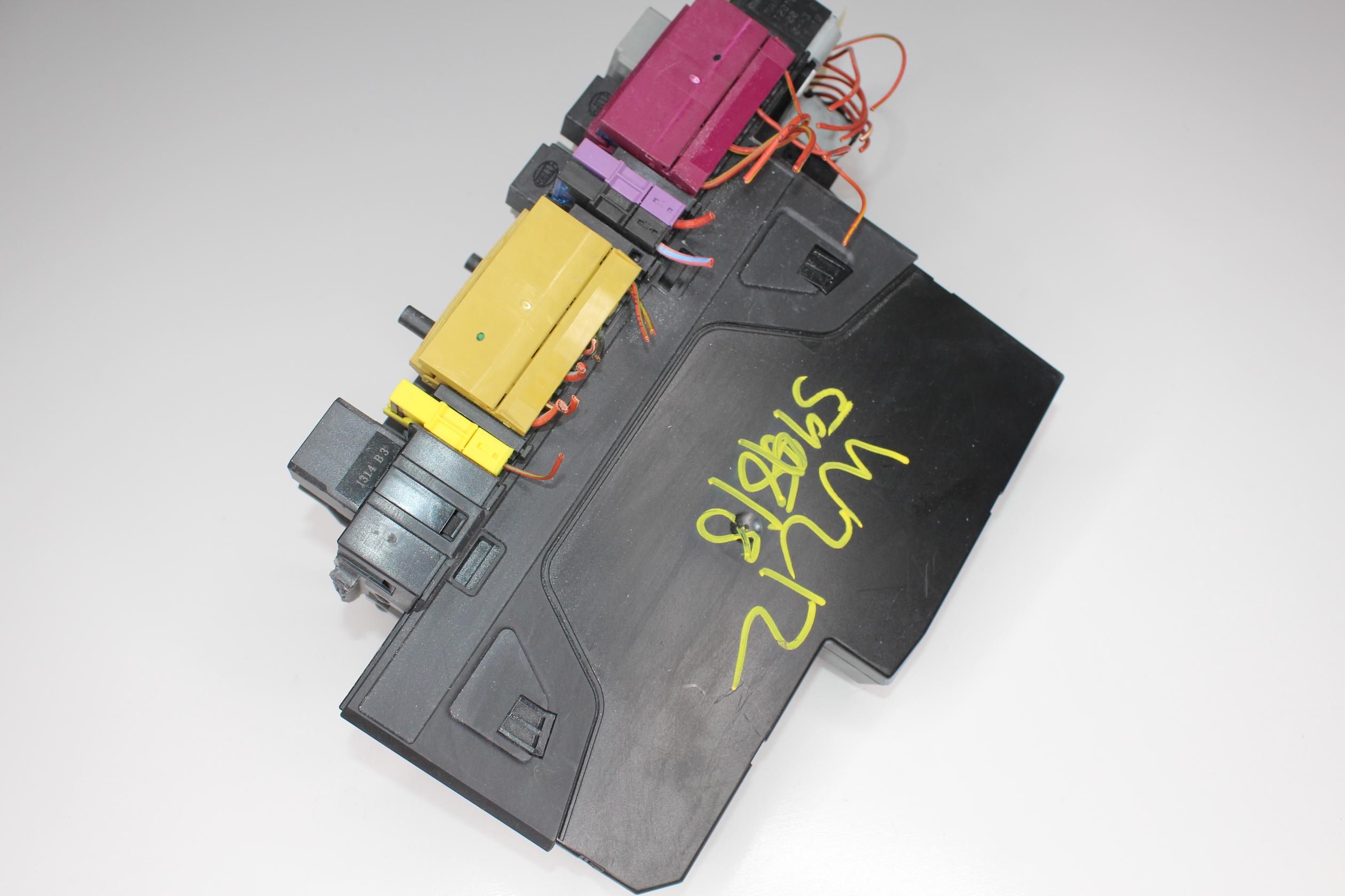 Mercedes Benz W212 E63 AMG Rear SAM Module A2129005001, A2129004022 - Image 3