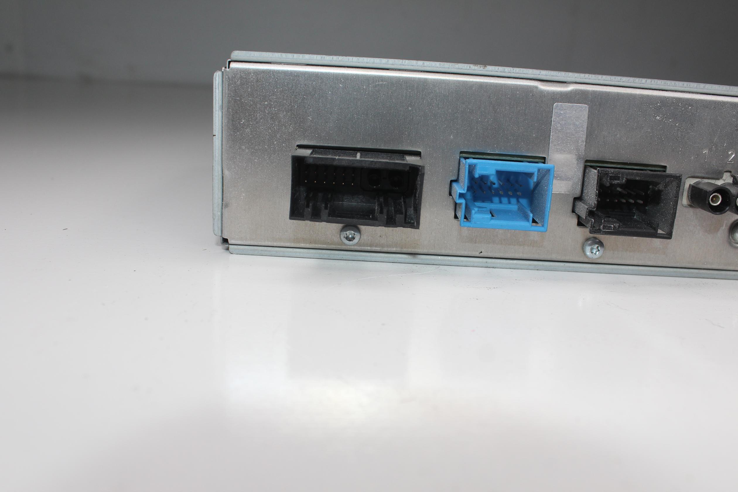 Mercedes Benz W212 E Class E63 AMG Headunit Stereo Tuner A2219002604 - Image 6