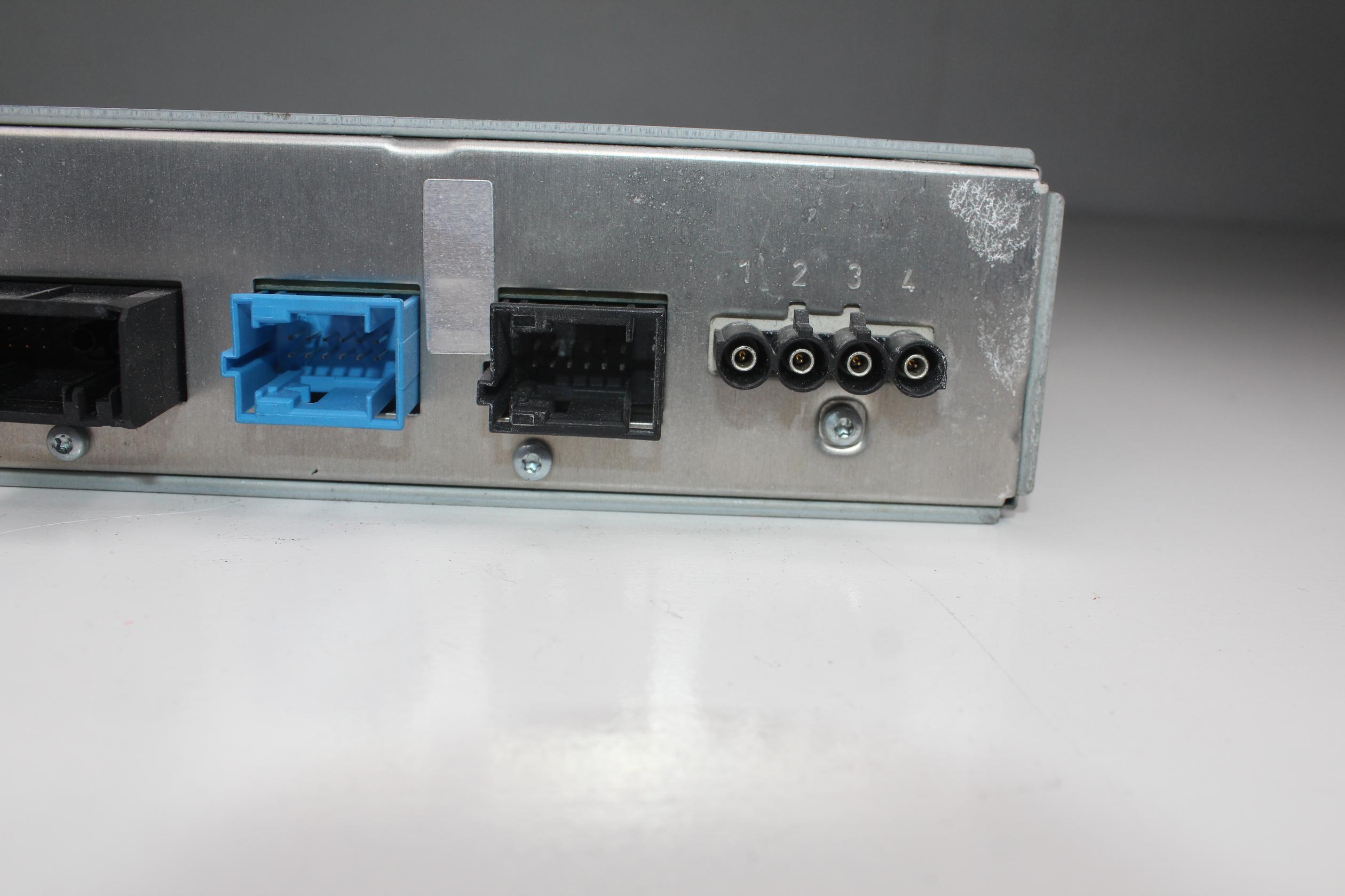 Mercedes Benz W212 E Class E63 AMG Headunit Stereo Tuner A2219002604 - Image 7