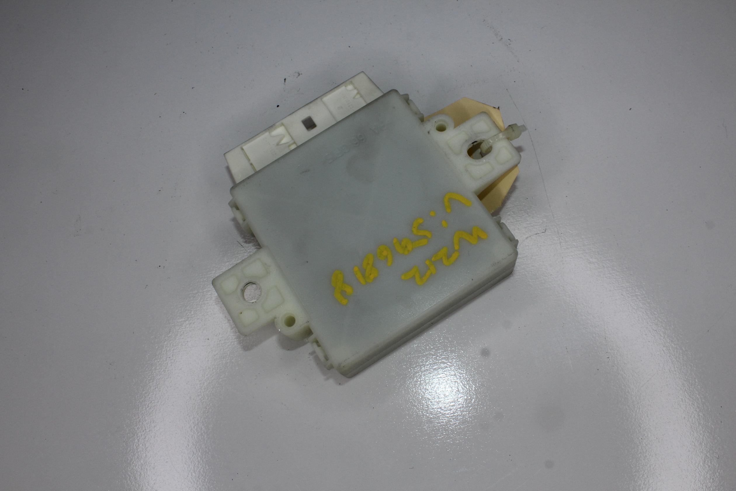 Mercedes Benz W212 E63 PDC Parktronic Control Unit Module A2129001711 - Image 7