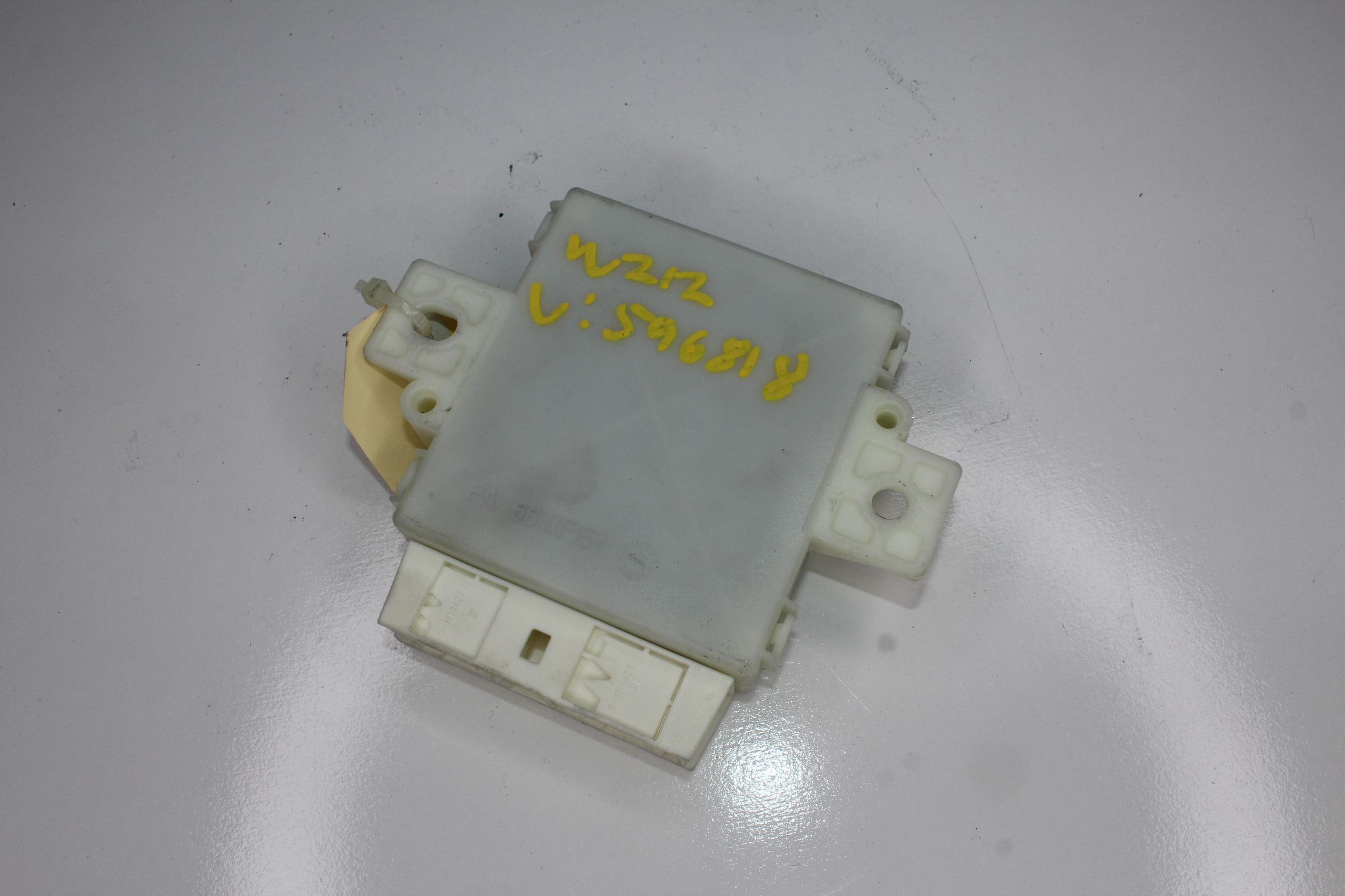 Mercedes Benz W212 E63 PDC Parktronic Control Unit Module A2129001711 - Image 8