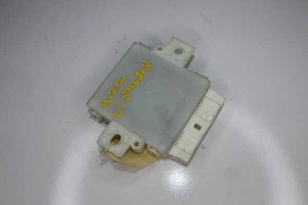 Mercedes Benz W212 E63 PDC Parktronic Control Unit Module A2129001711