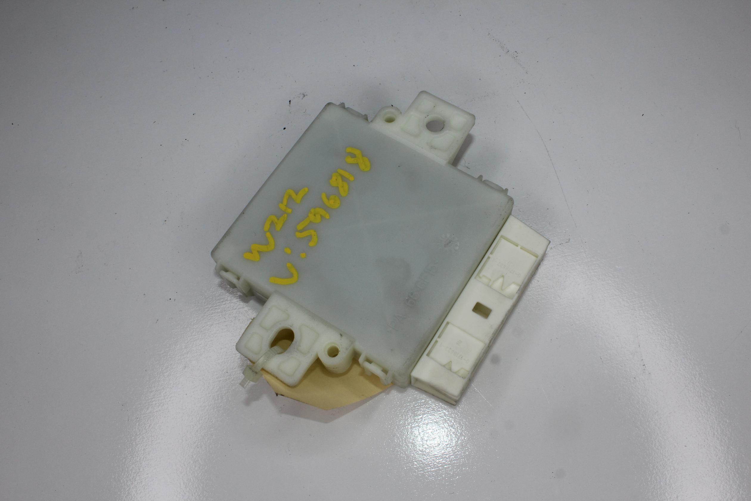 Mercedes Benz W212 E63 PDC Parktronic Control Unit Module A2129001711 - Image 9