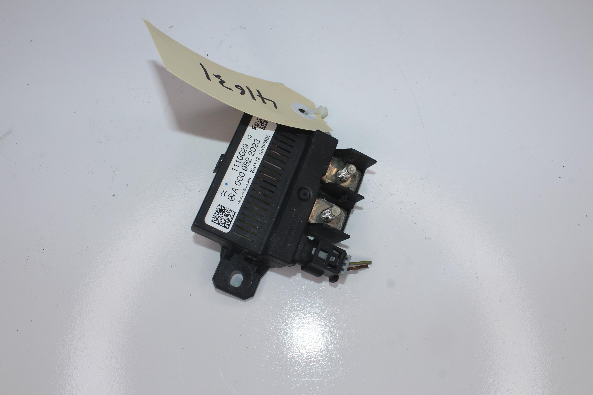 Mercedes Benz Battery Module Backup Relay A0009822023 - Image 2