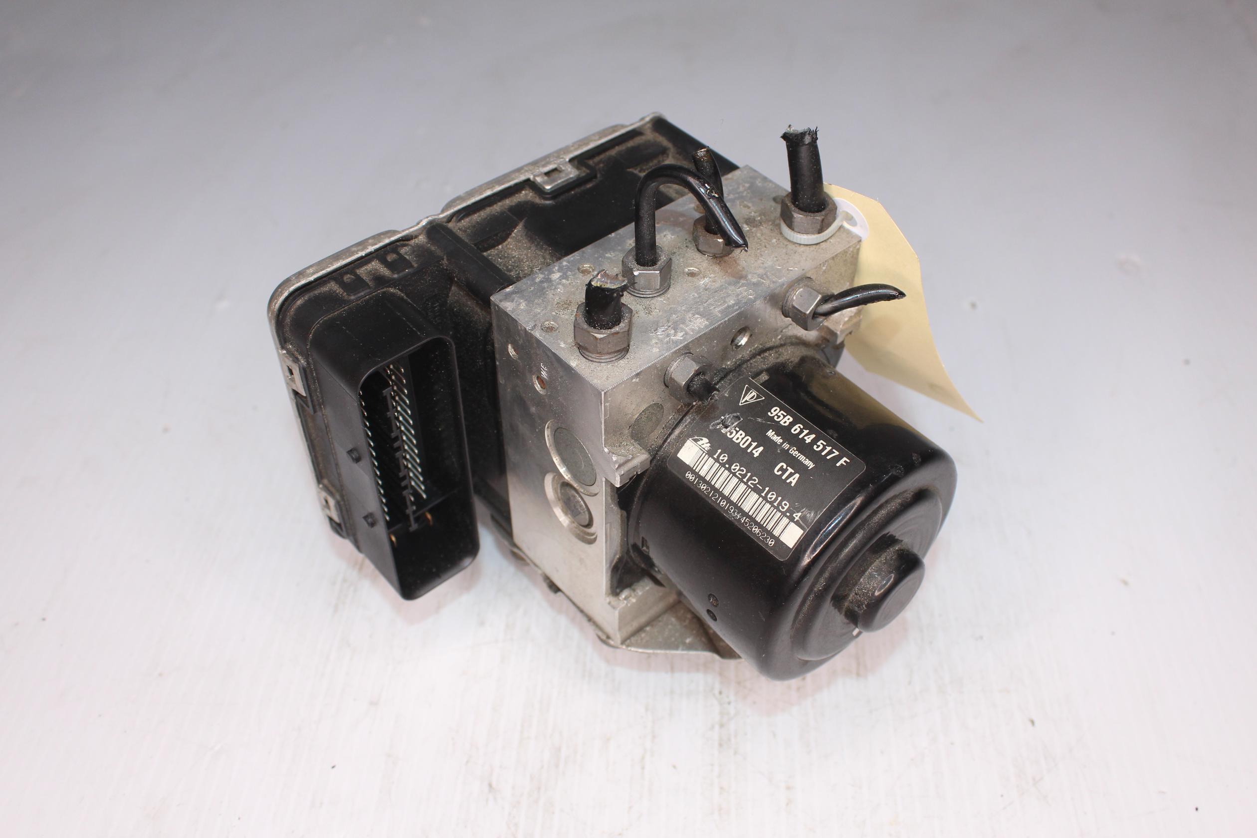 Porsche 95B Macan 3.0L ABS Pump Hydraulic Unit 95B614511D, 95B614511F, 95B614517F - Image 1