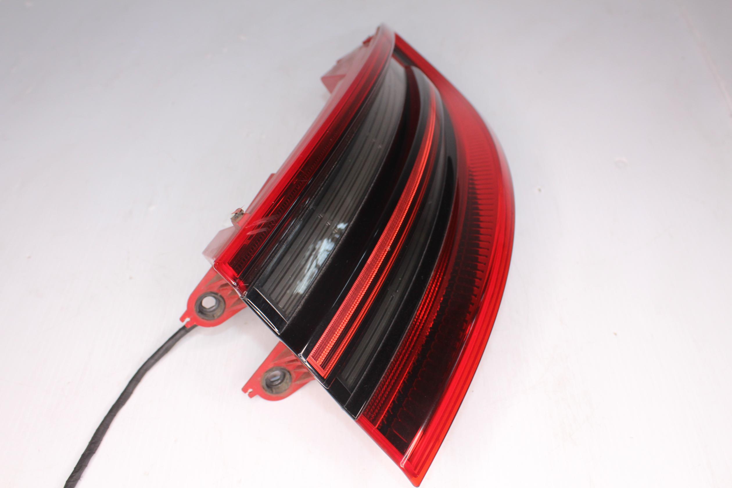 Porsche Macan 95B Rear Right Outer Tail Light Lamp 95B945096D, 95B945096R - Image 2