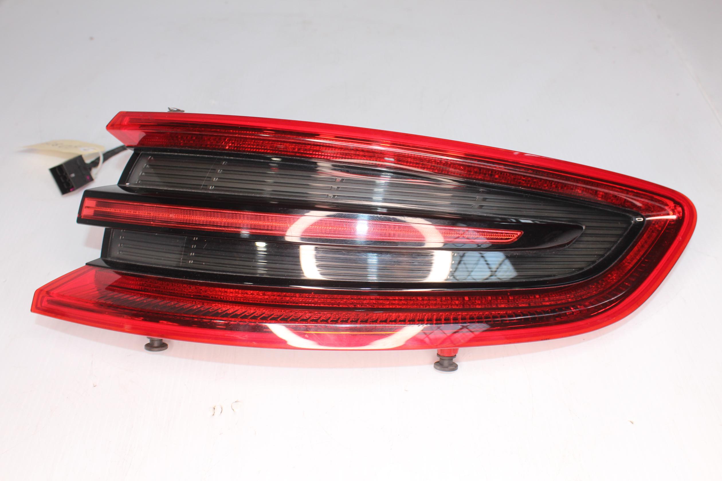 Porsche Macan 95B Rear Right Outer Tail Light Lamp 95B945096D, 95B945096R - Image 4