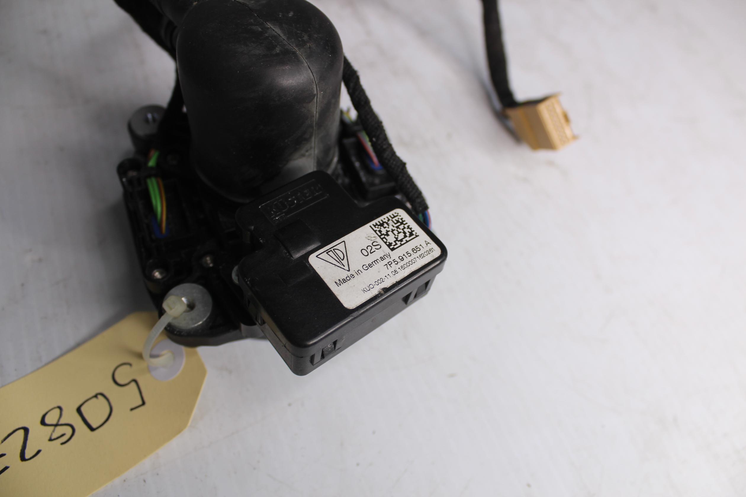 Porsche 92A 958.2 Cayenne Hybrid Charging Port Socket 95861167640, 7P5971676G - Image 12