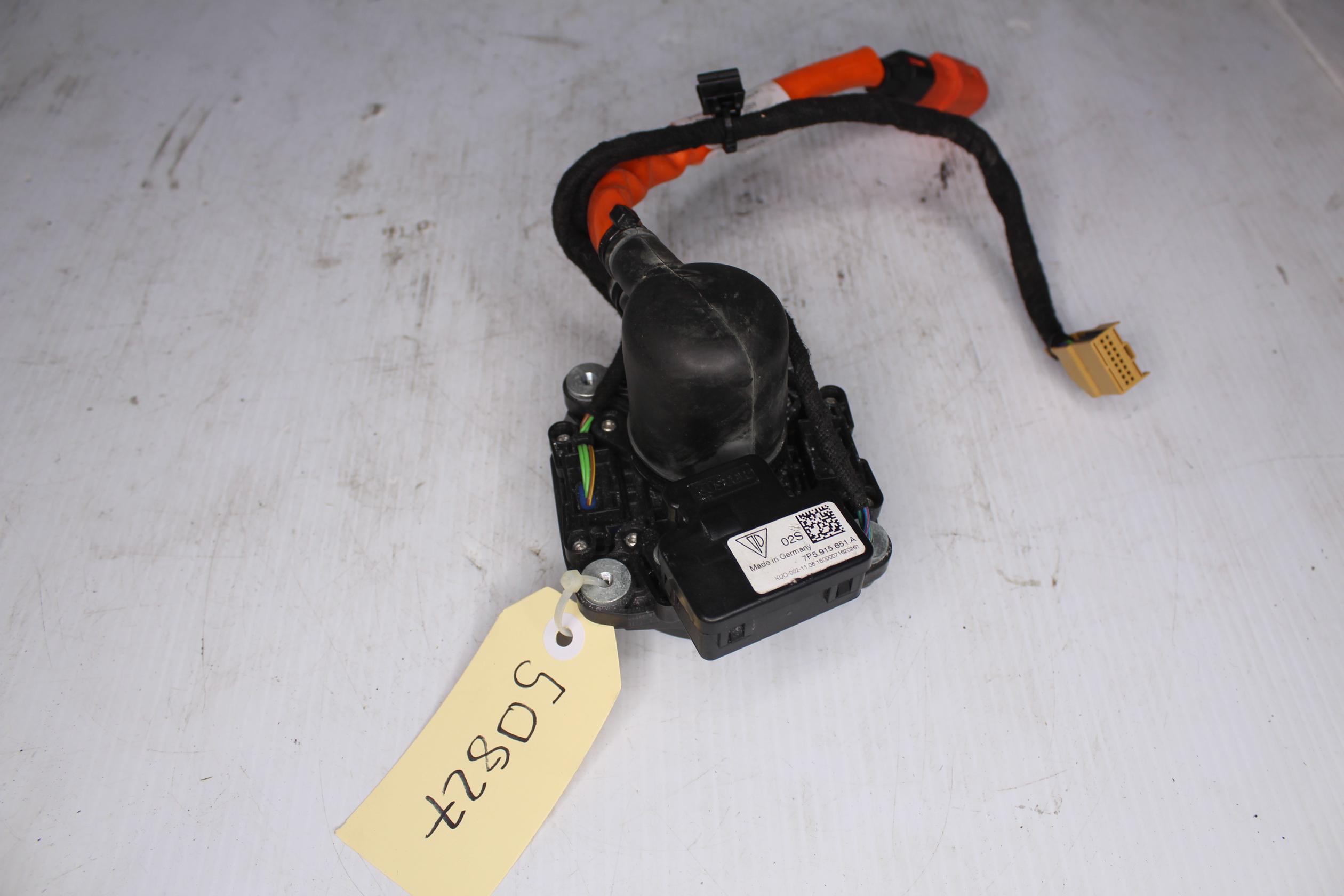 Porsche 92A 958.2 Cayenne Hybrid Charging Port Socket 95861167640, 7P5971676G - Image 3