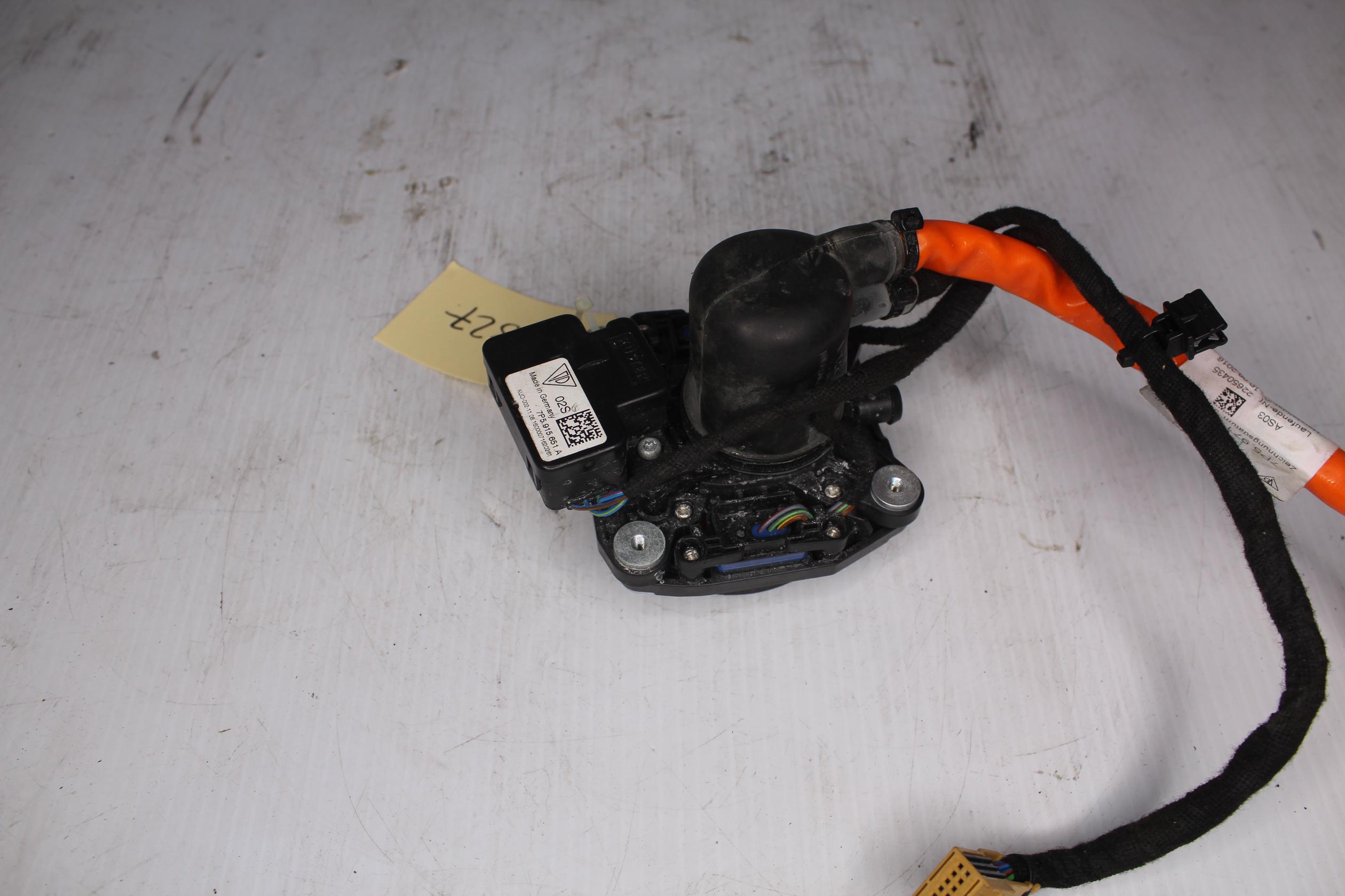 Porsche 92A 958.2 Cayenne Hybrid Charging Port Socket 95861167640, 7P5971676G - Image 4