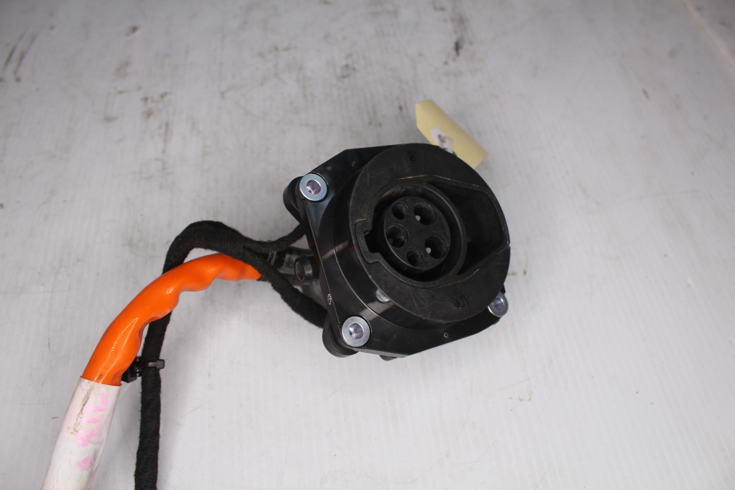 Porsche 92A 958.2 Cayenne Hybrid Charging Port Socket 95861167640, 7P5971676G - Image 6