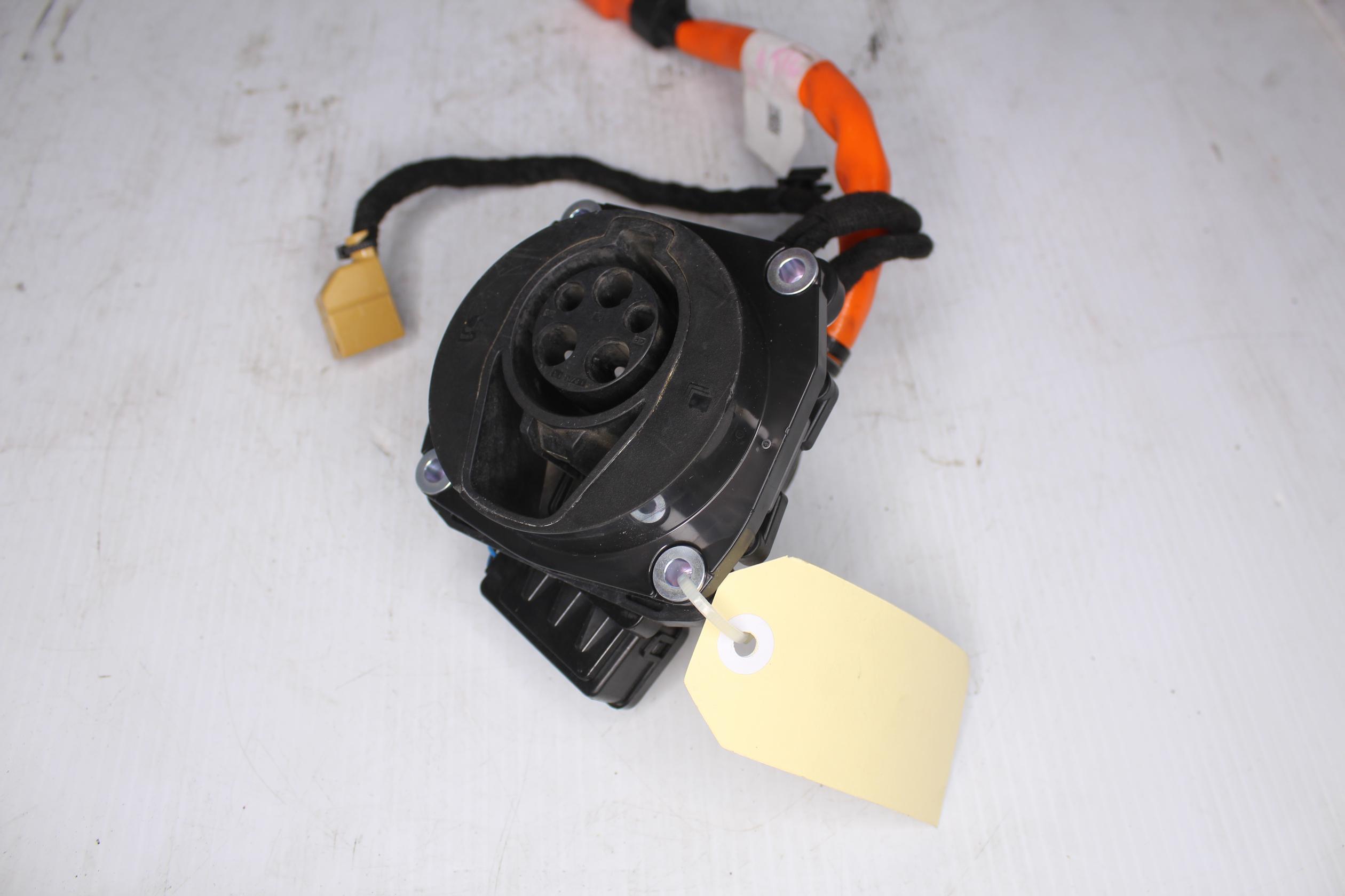 Porsche 92A 958.2 Cayenne Hybrid Charging Port Socket 95861167640, 7P5971676G - Image 8