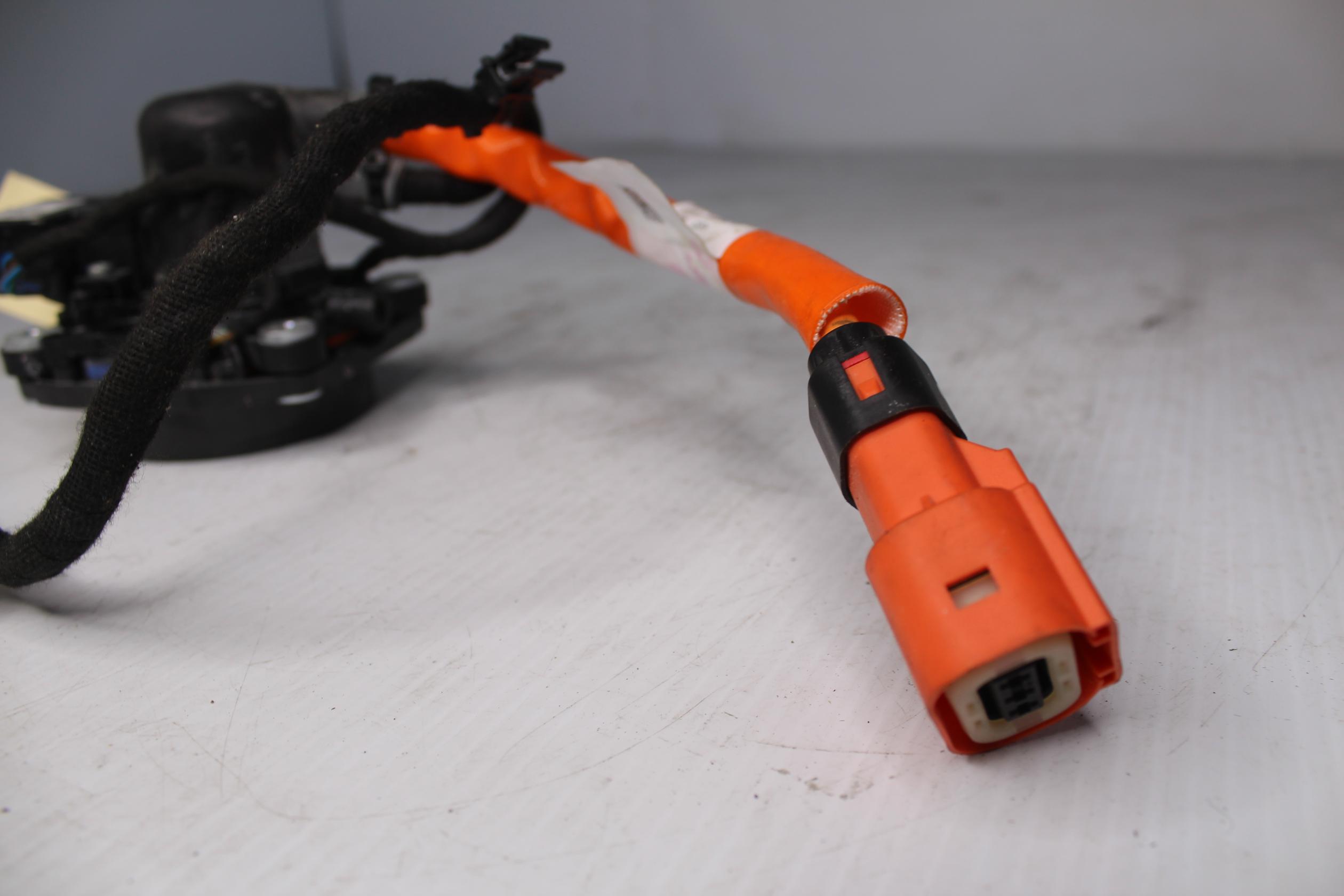 Porsche 92A 958.2 Cayenne Hybrid Charging Port Socket 95861167640, 7P5971676G - Image 10