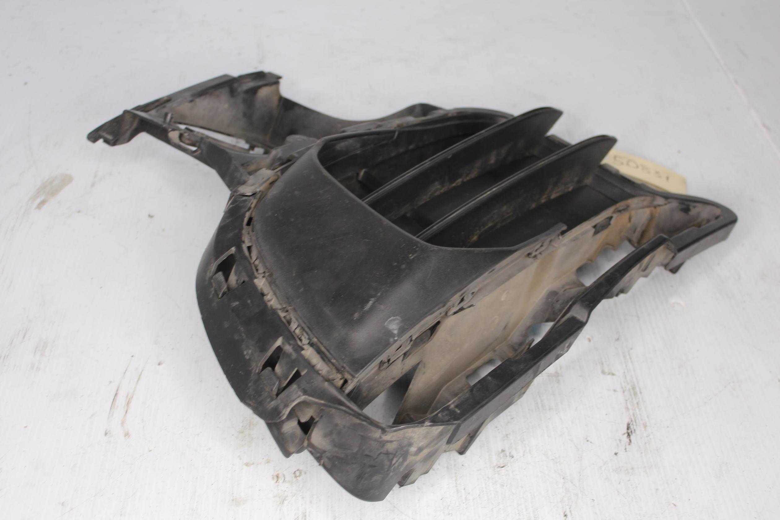 Porsche 958.2 92A Cayenne Front Left Grille Complete 95850568140, 95850568545 - Image 2