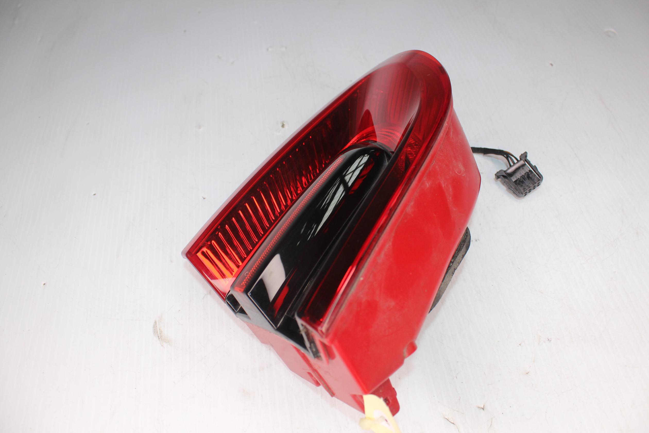 Porsche 95B Macan Rear Right Inner Tail Light 95B945094, 95B945094F, 95B945094AD - Image 5