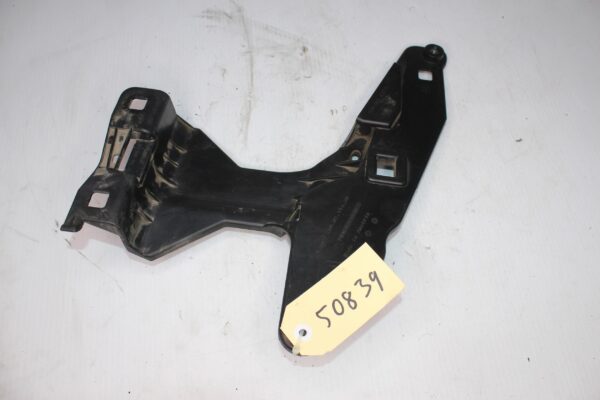 Porsche 95B Macan Right RH Headlight Retaining Plate 95B941122A, 7600211430