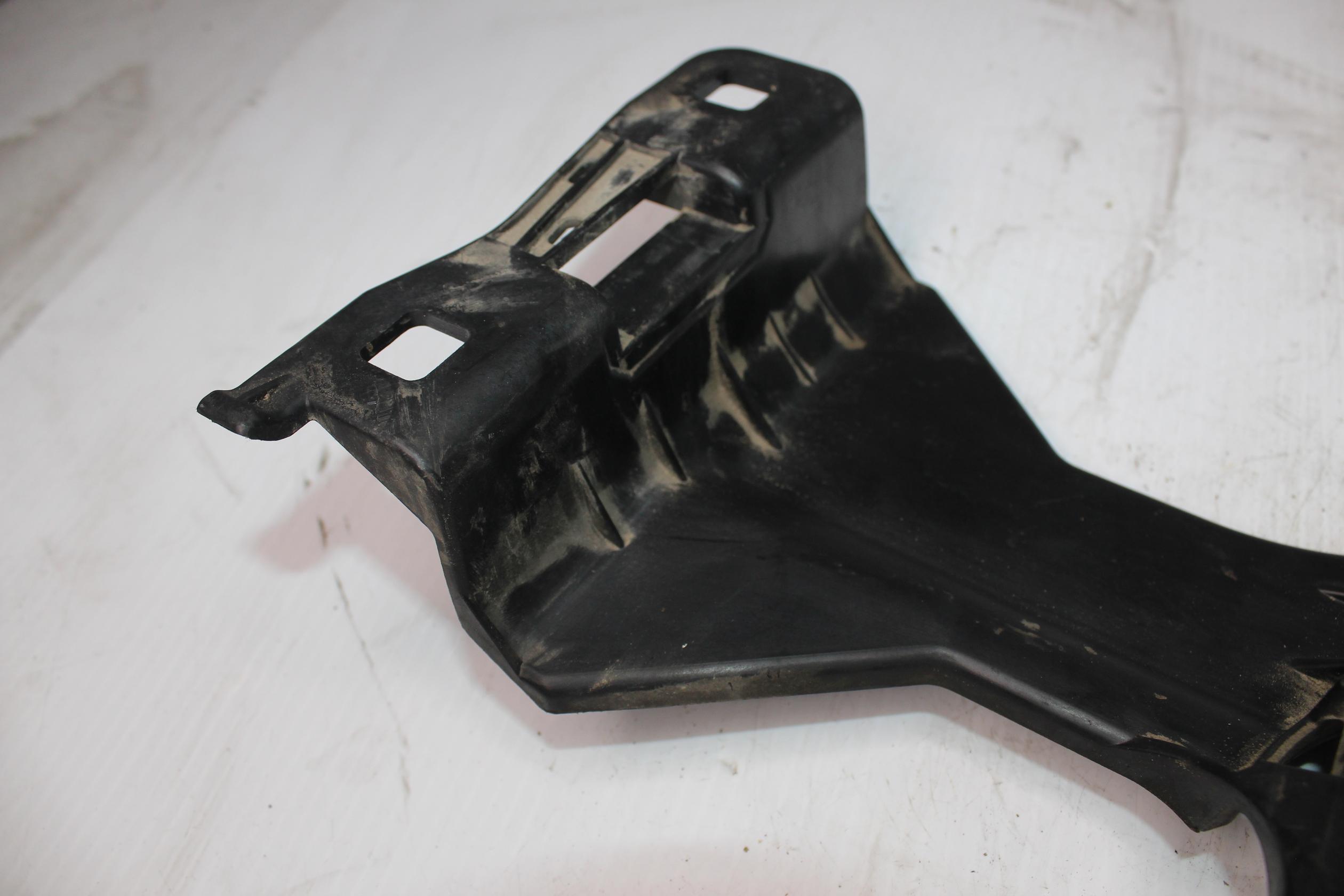 Porsche 95B Macan Right RH Headlight Retaining Plate 95B941122A, 7600211430 - Image 2