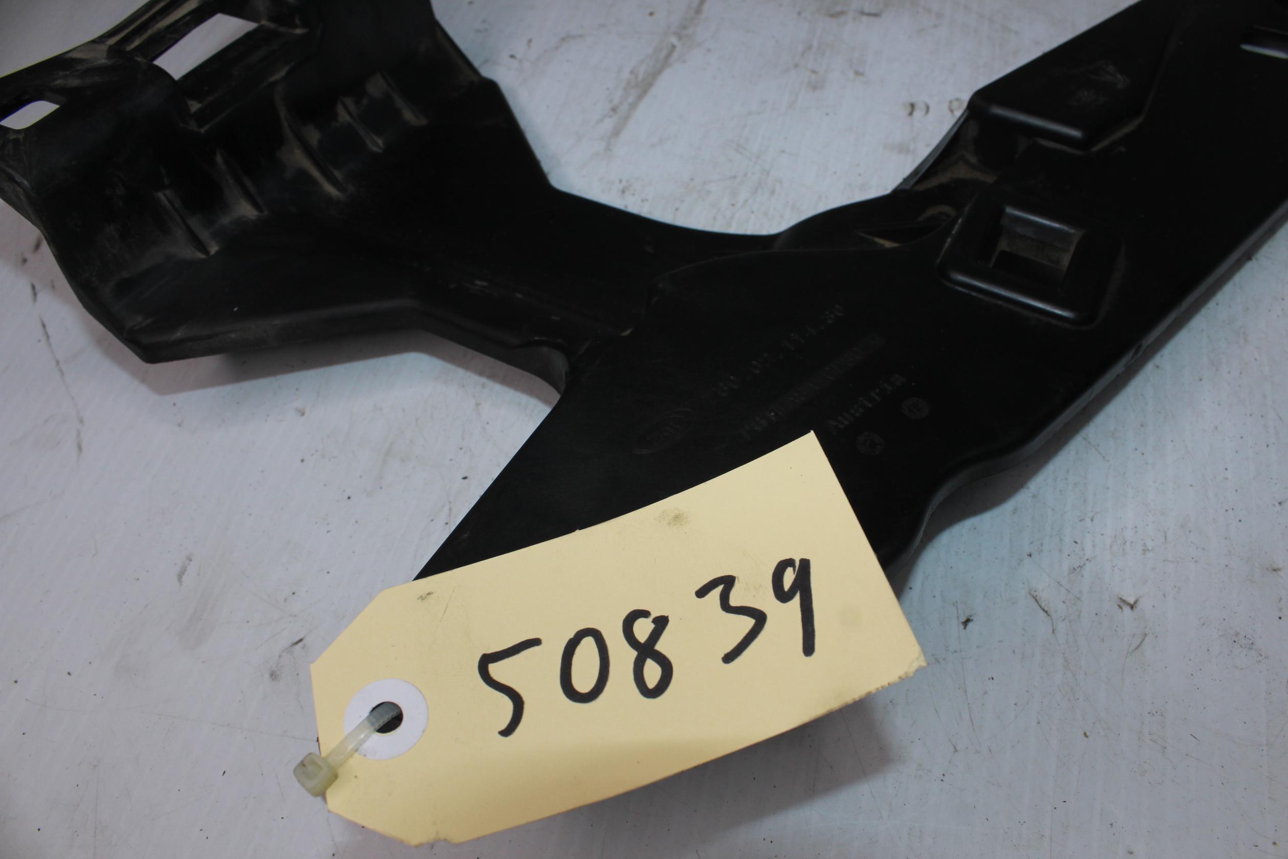 Porsche 95B Macan Right RH Headlight Retaining Plate 95B941122A, 7600211430 - Image 4