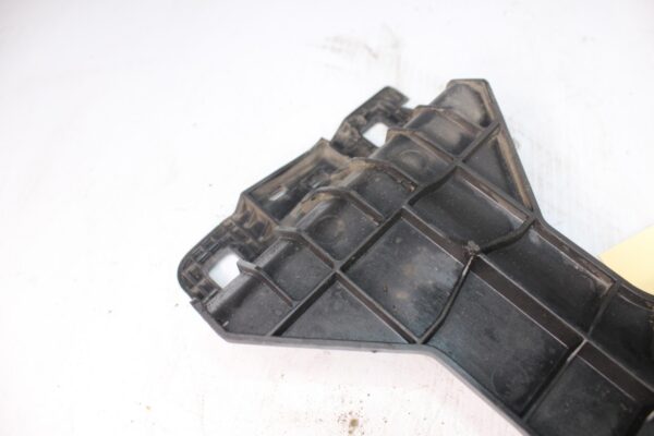 Porsche 95B Macan Right RH Headlight Retaining Plate 95B941122A, 7600211430
