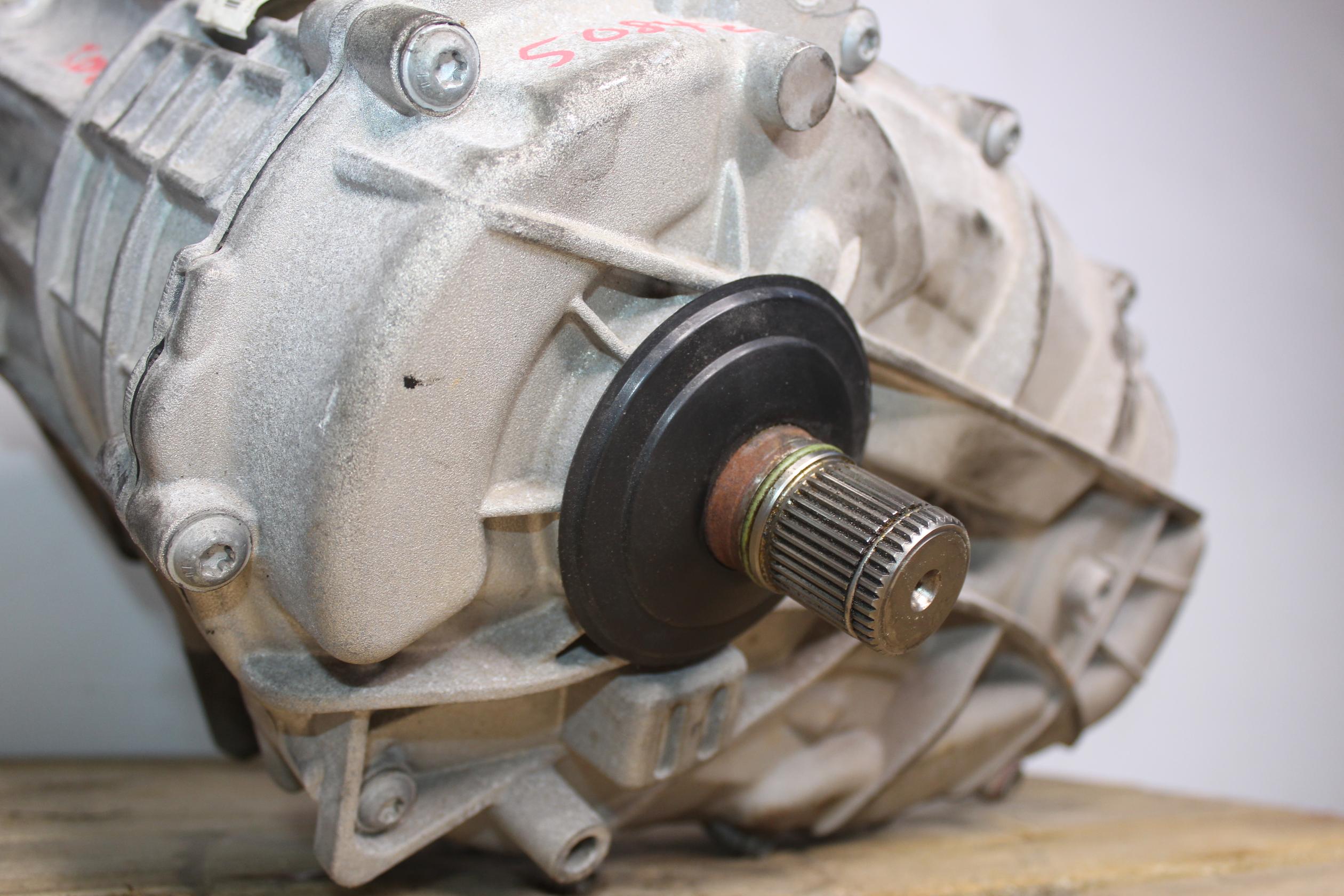 Porsche 92A 958 Cayenne GTS 4.8L Transfer Case Box 95834101001, 958341042D - Image 8