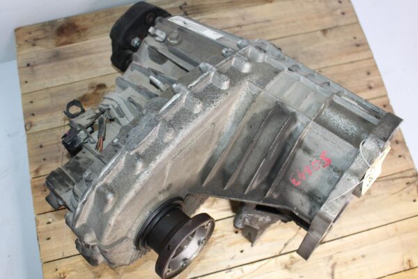Porsche 957 Cayenne Turbo 4.5 Transfer Case Box 95534104053, 95534104055