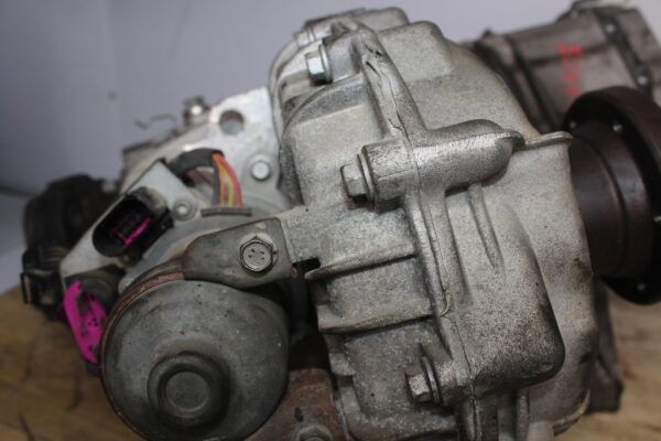 Porsche 957 Cayenne Turbo 4.5 Transfer Case Box 95534104053, 95534104055