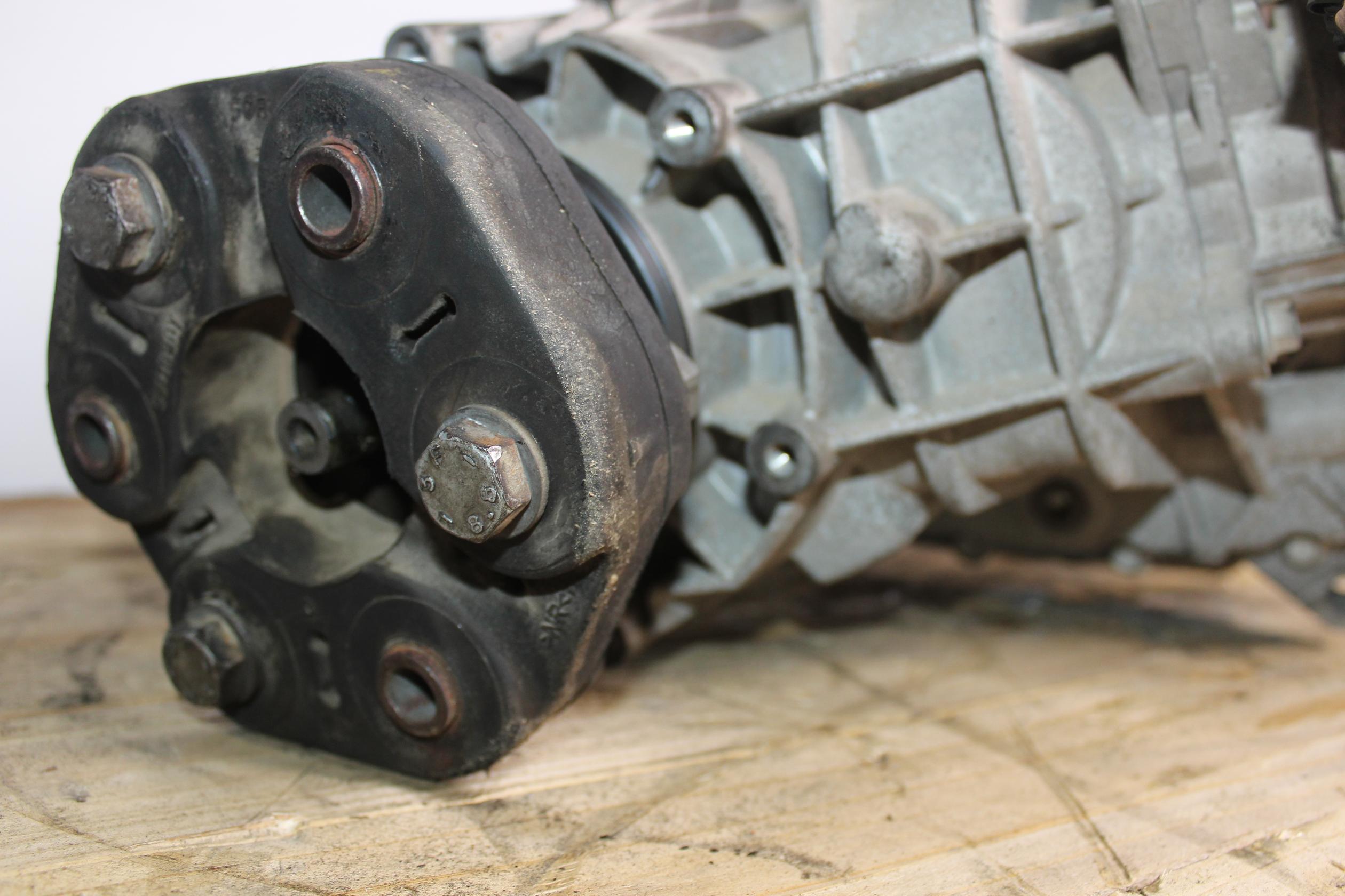 Porsche 957 Cayenne Turbo 4.5 Transfer Case Box 95534104053, 95534104055 - Image 9