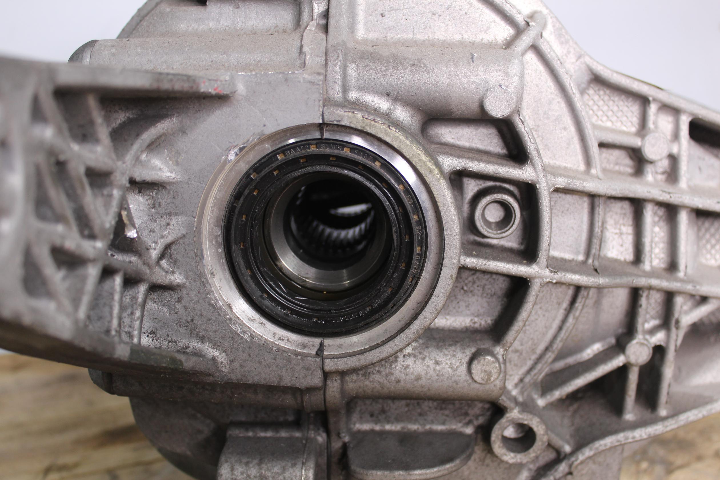 Porsche 95B Macan S GTS Rear Differential Diff 95B525015J, 95B525017C - Image 5