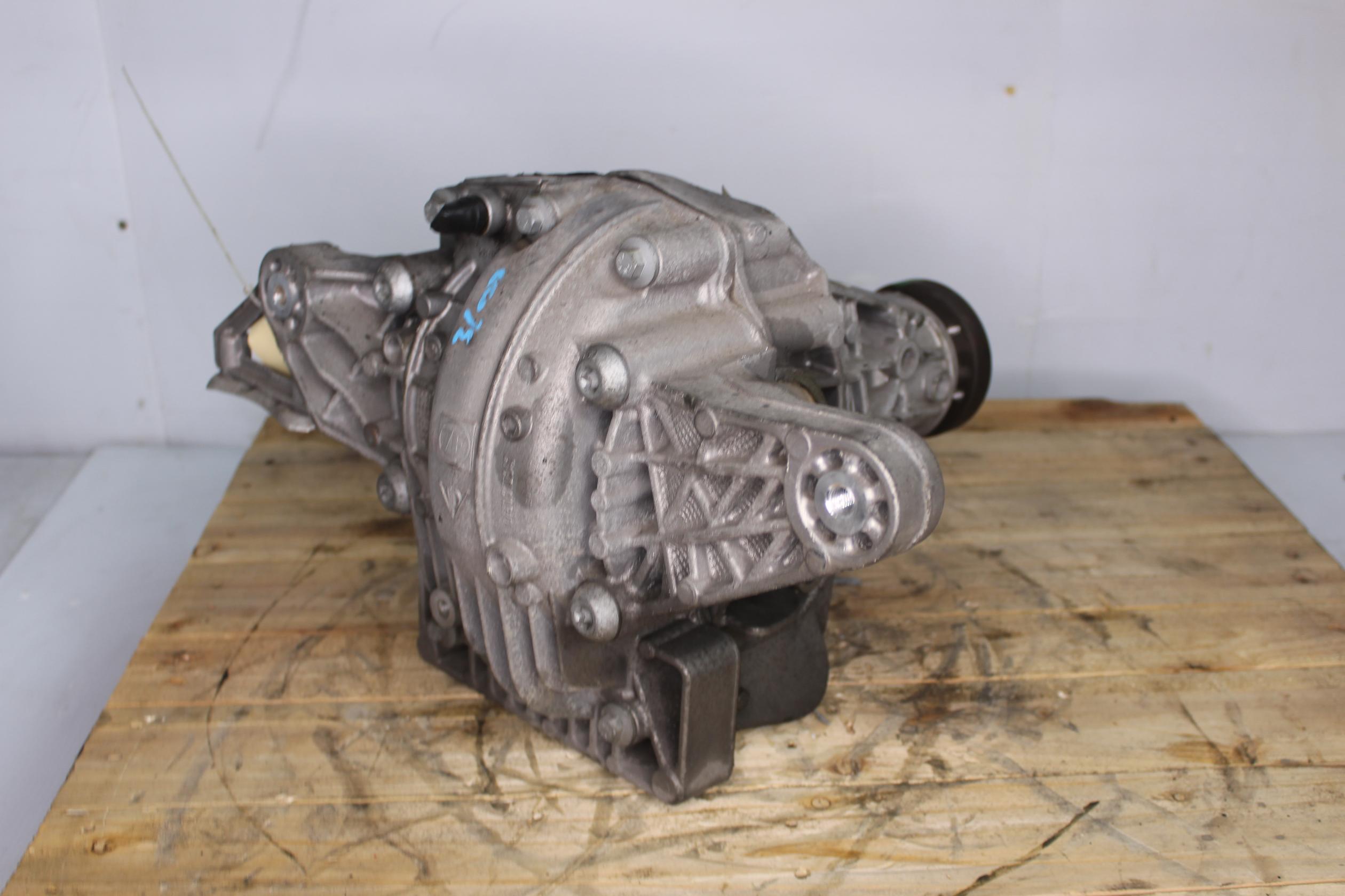 Porsche 95B Macan S GTS Rear Differential Diff 95B525015J, 95B525017C - Image 6