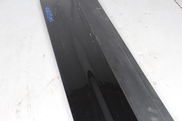 Porsche 958 Cayenne Left Rear Door Trim Mould 95855978900, 7P5839787J