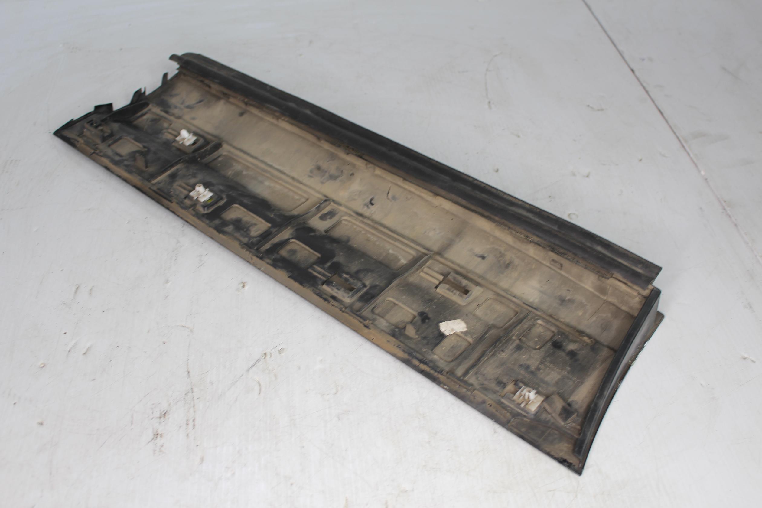 Porsche 958 Cayenne Left Rear Door Trim Mould 95855978900, 7P5839787J - Image 9