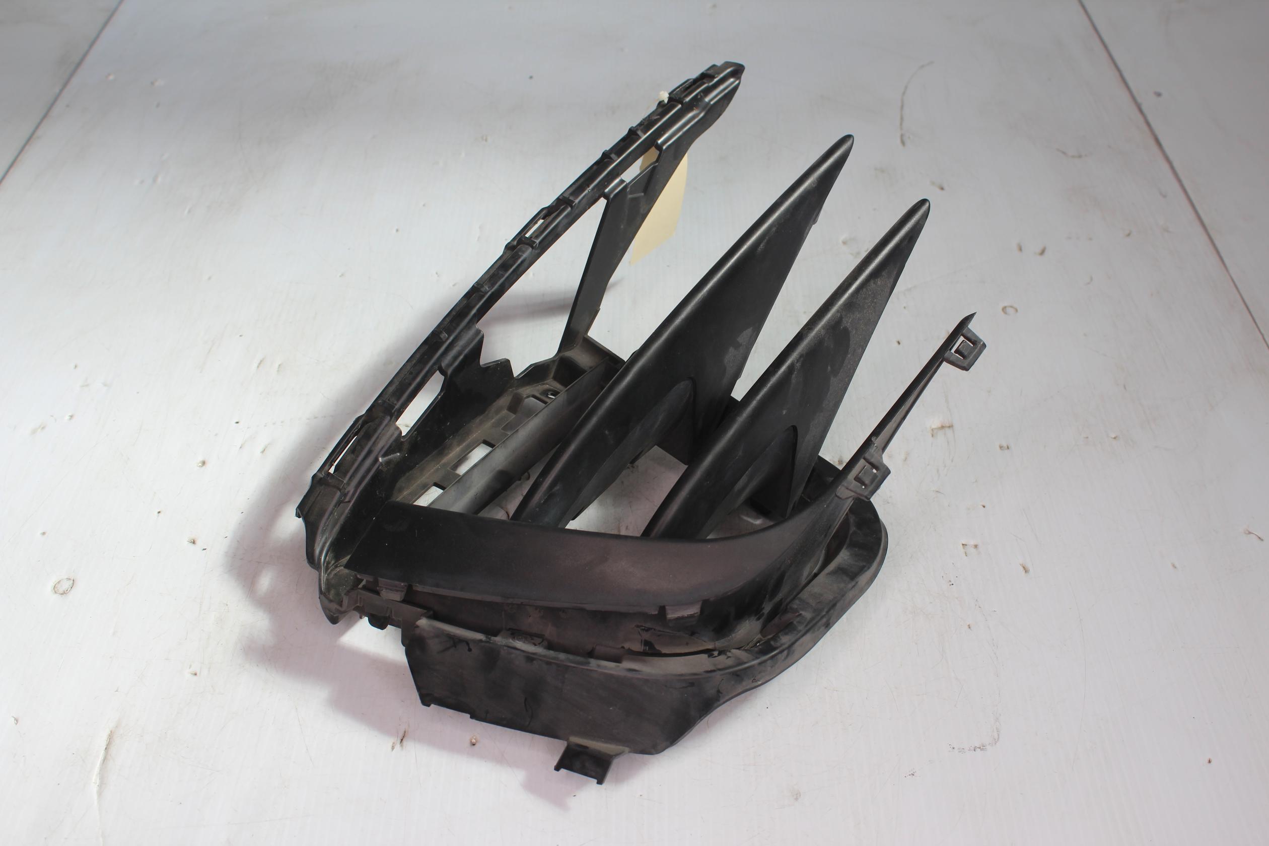 Porsche 95B Macan RH Right Front Bumper Grille Insert 95B807682, 95B807686, 95B807878 - Image 3