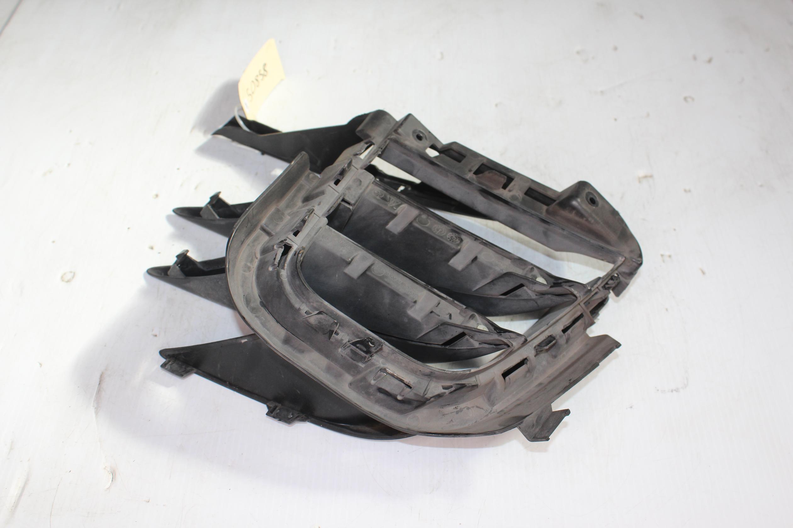 Porsche 95B Macan RH Right Front Bumper Grille Insert 95B807682, 95B807686, 95B807878 - Image 8
