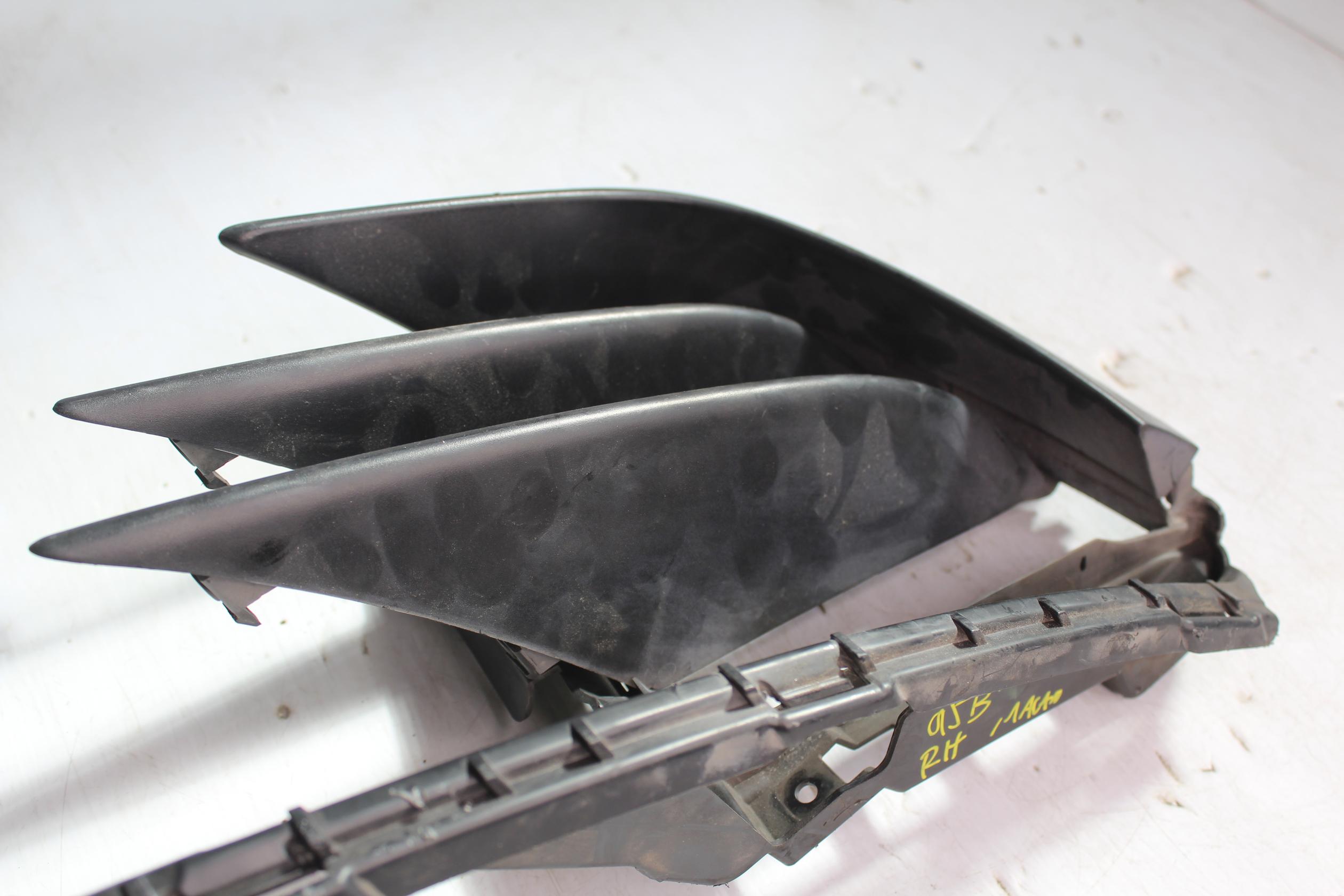 Porsche 95B Macan RH Right Front Bumper Grille Insert 95B807682, 95B807686, 95B807878 - Image 10