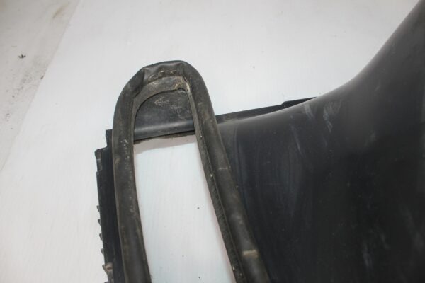 Land Rover L462 Discovery 5 Right RH Air Guide Deflector LR081641, LR126065