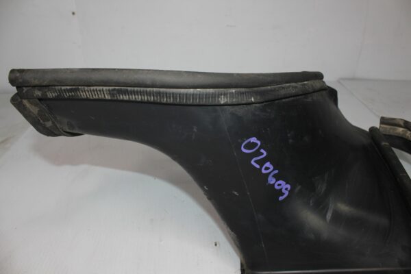 Land Rover L462 Discovery 5 Right RH Air Guide Deflector LR081641, LR126065