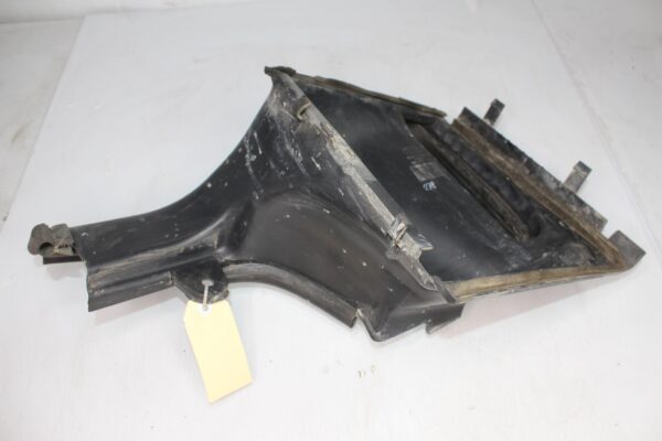 Land Rover L462 Discovery 5 Right RH Air Guide Deflector LR081641, LR126065