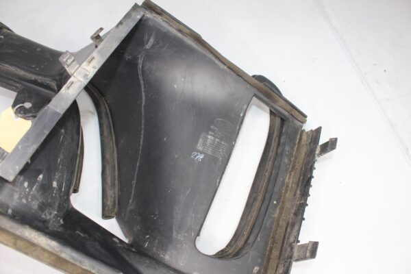 Land Rover L462 Discovery 5 Right RH Air Guide Deflector LR081641, LR126065
