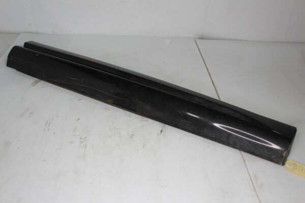 Range Rover Sport SVR L494 Front Right Door Mould Trim LR062228