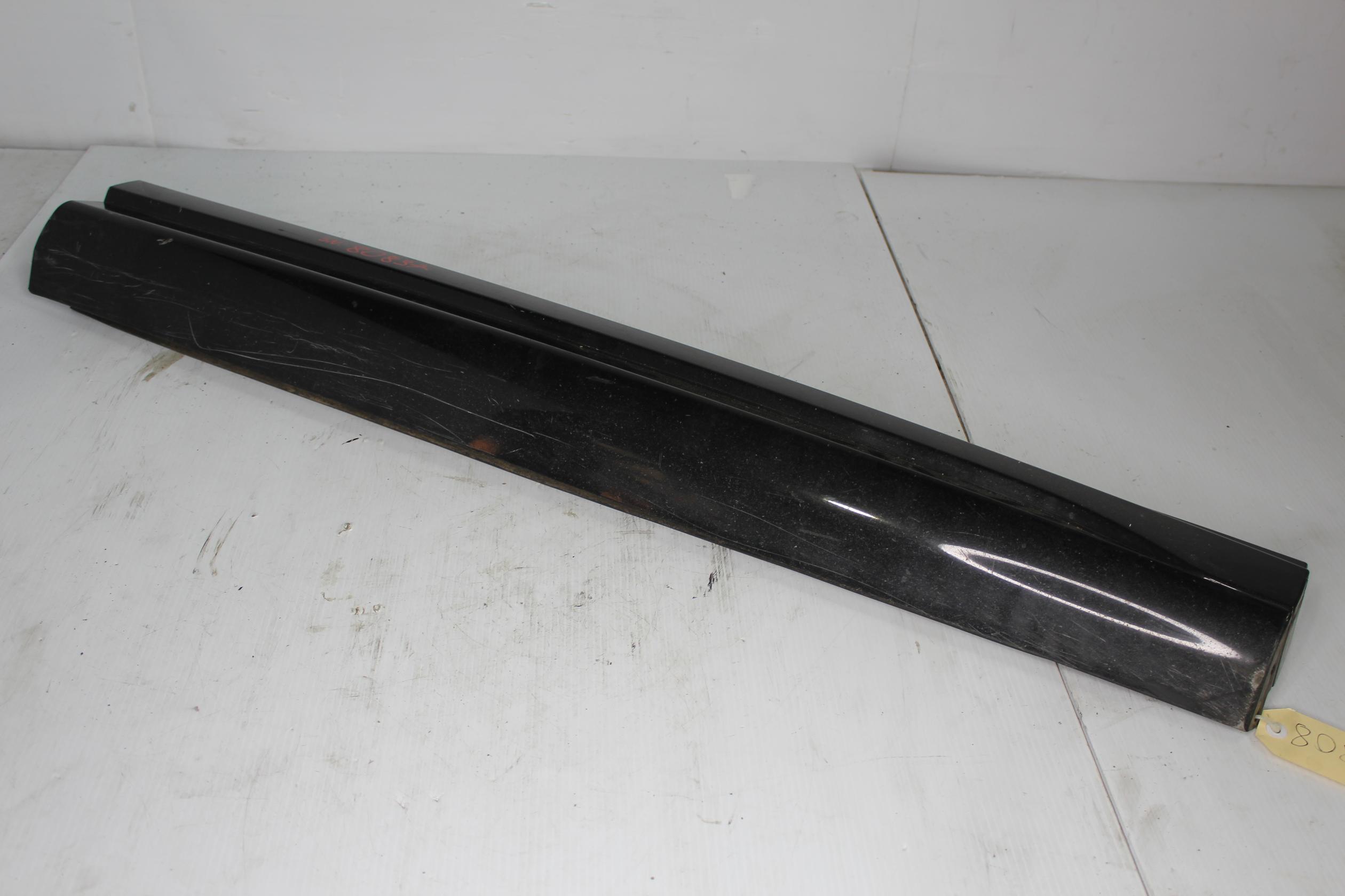 Range Rover Sport SVR L494 Front Right Door Mould Trim LR062228 - Image 3